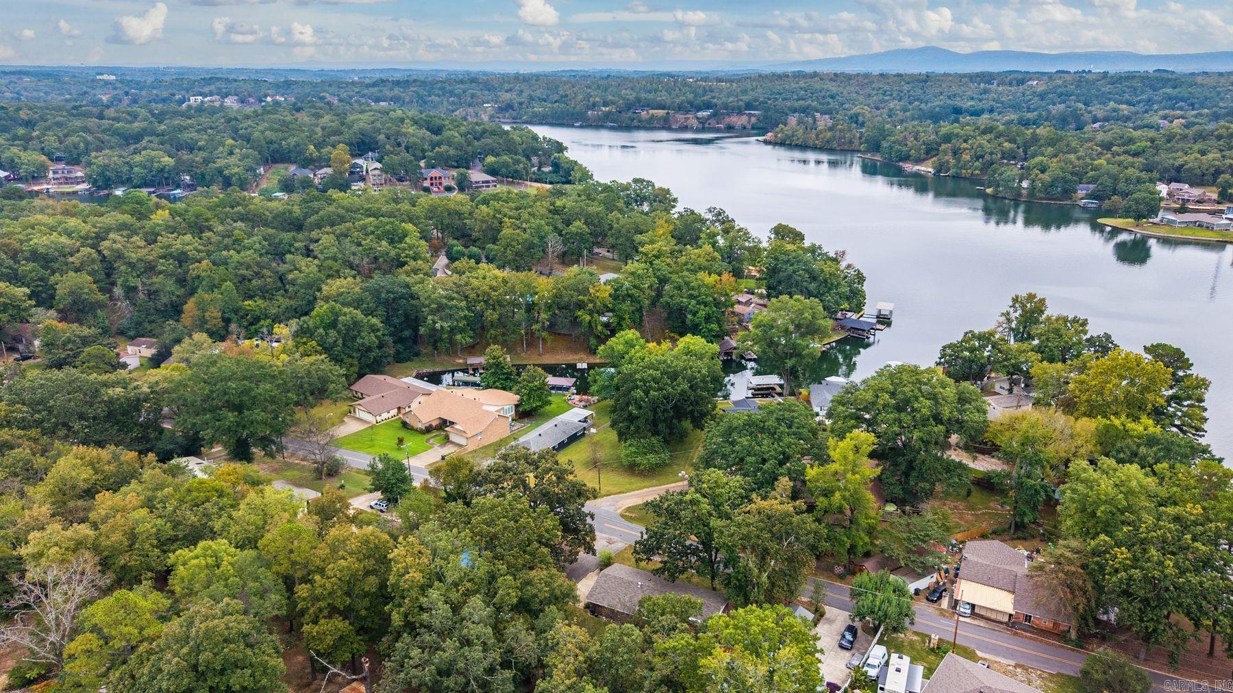 ARROWHEAD LAKE ESTATES 1 - Residential