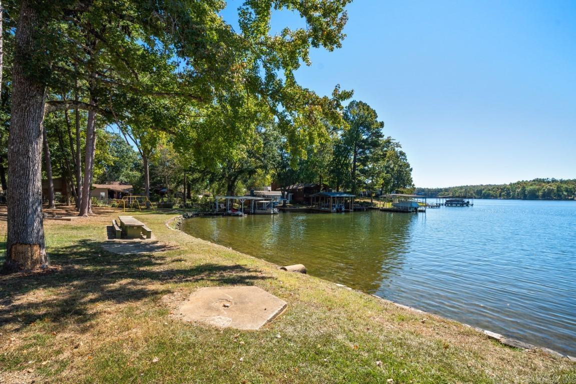 ARROWHEAD LAKE ESTATES 1 - Residential