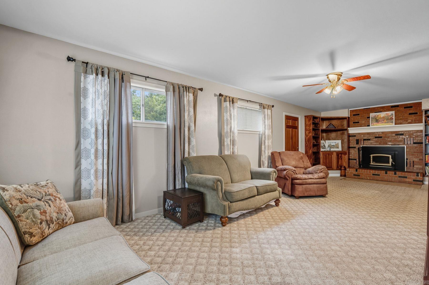 ARROWHEAD LAKE ESTATES 1 - Residential