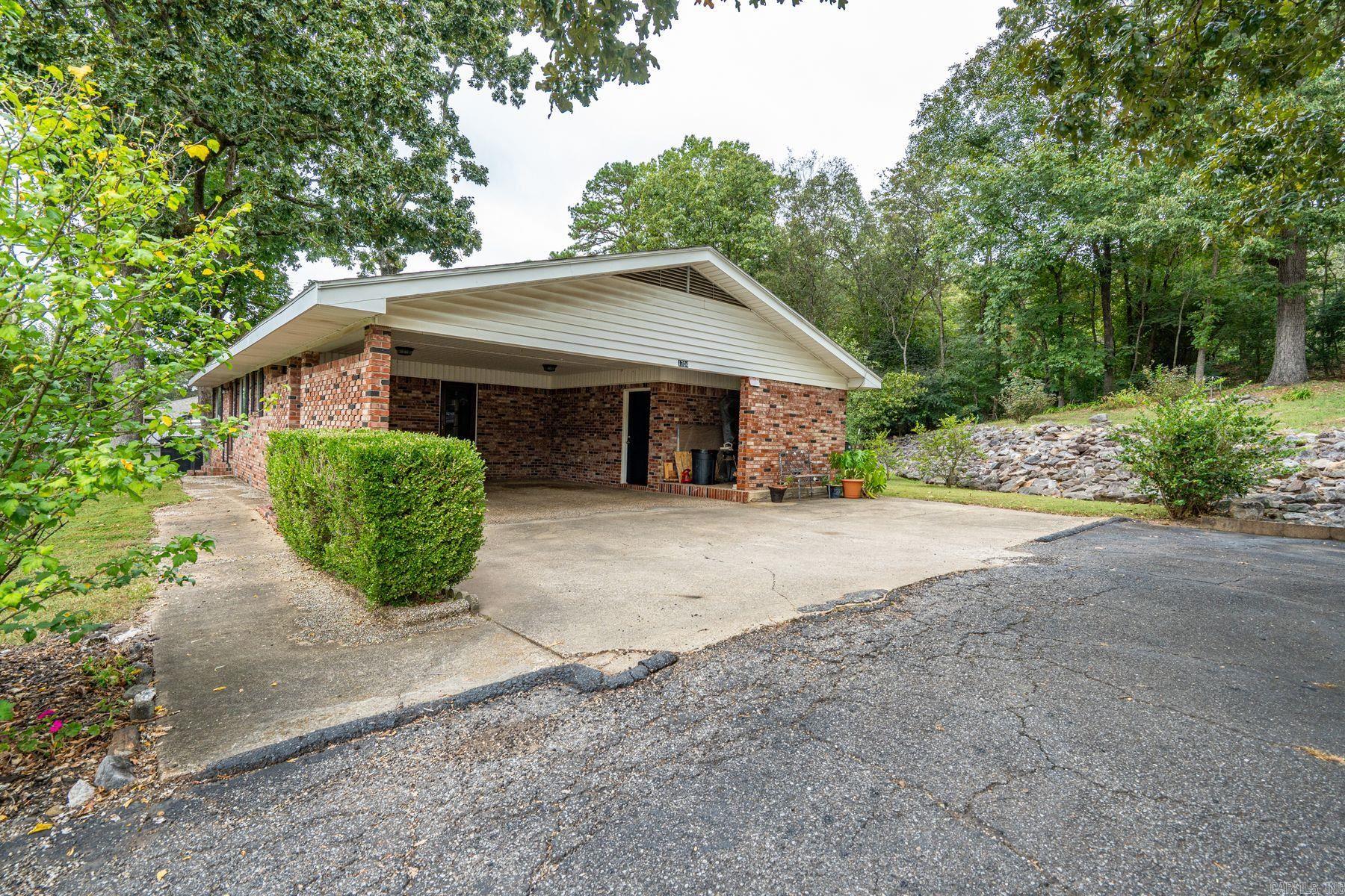 ARROWHEAD LAKE ESTATES 1 - Residential