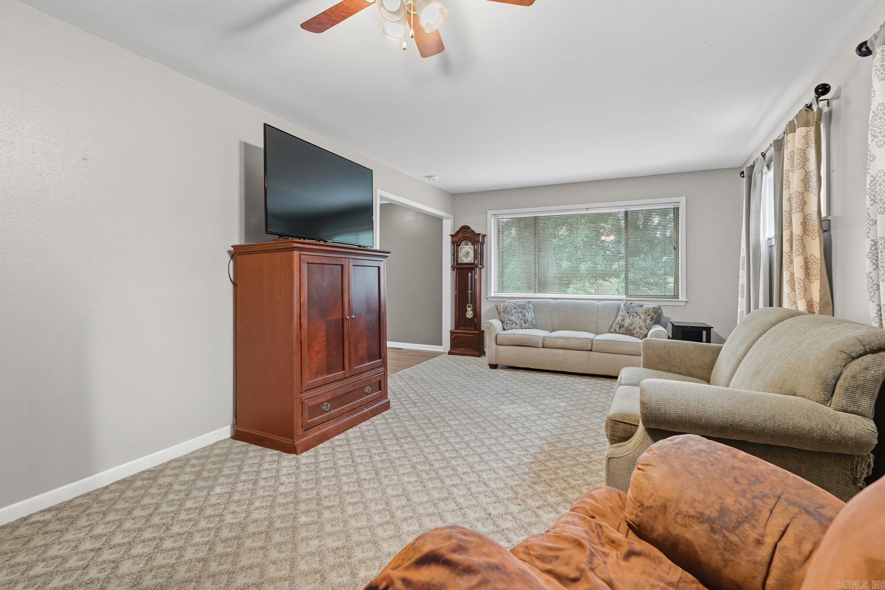 ARROWHEAD LAKE ESTATES 1 - Residential