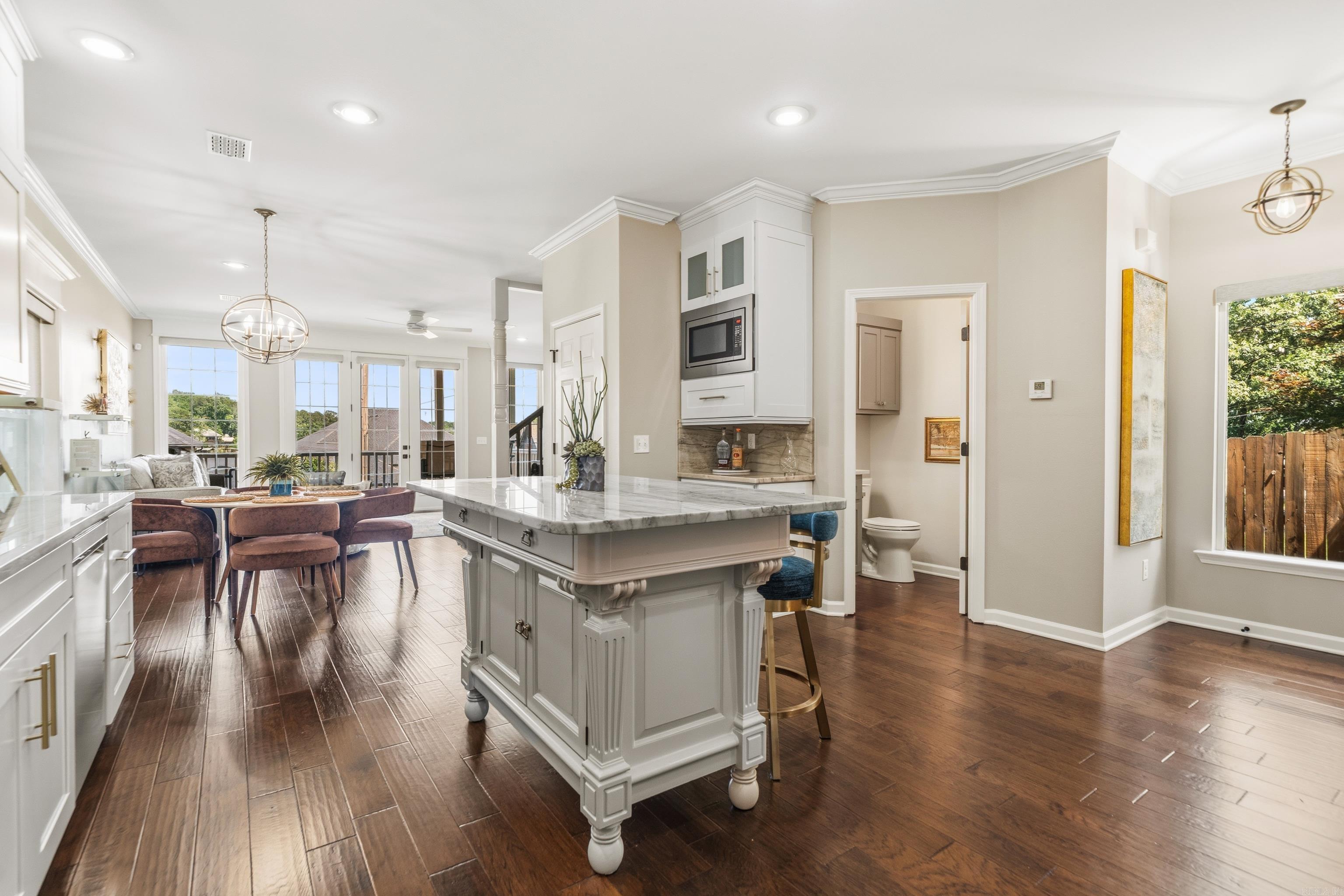 MAJESTIC LAKE VILLAGE TOWNHOMES - Residential