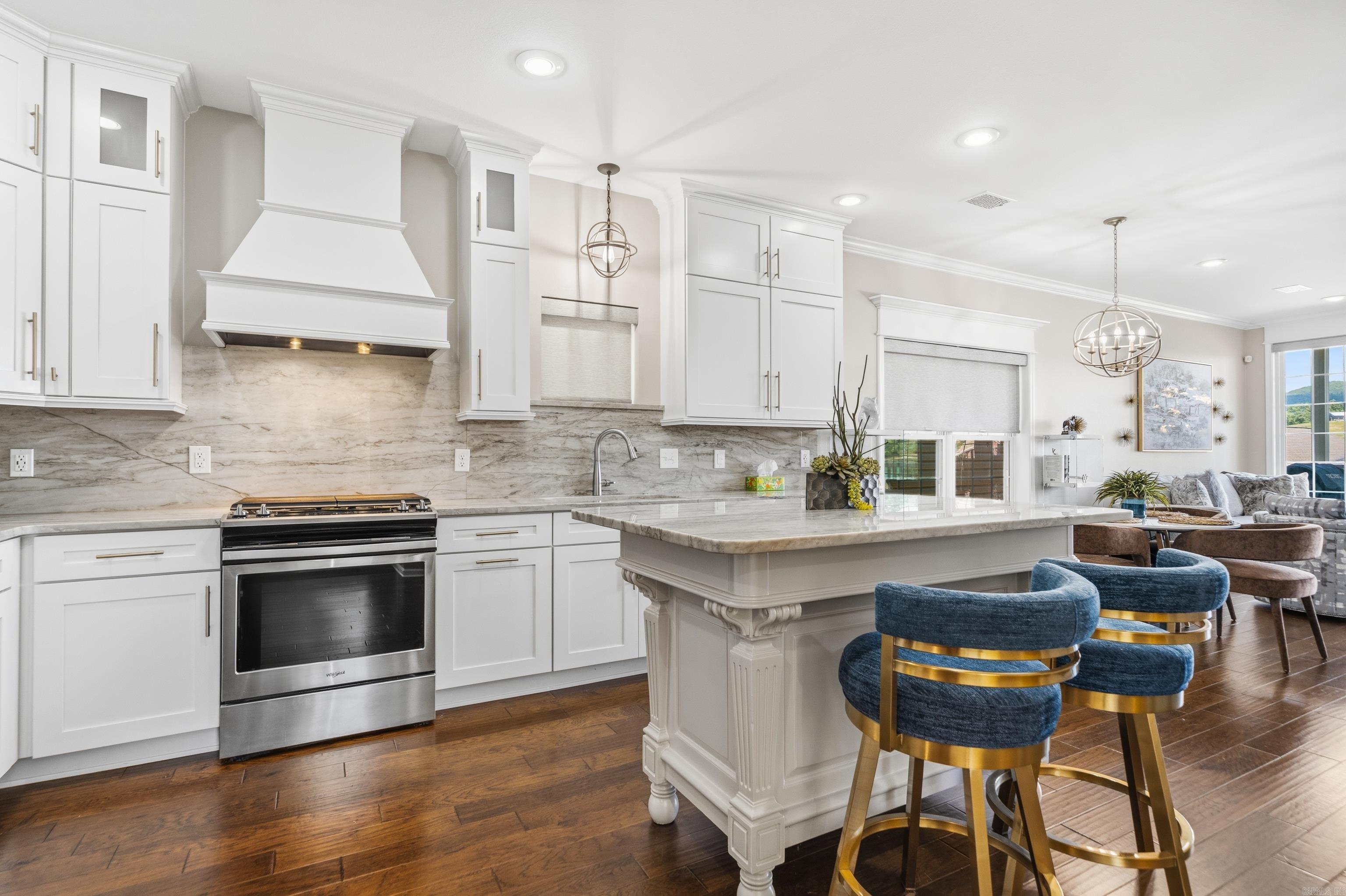 MAJESTIC LAKE VILLAGE TOWNHOMES - Residential