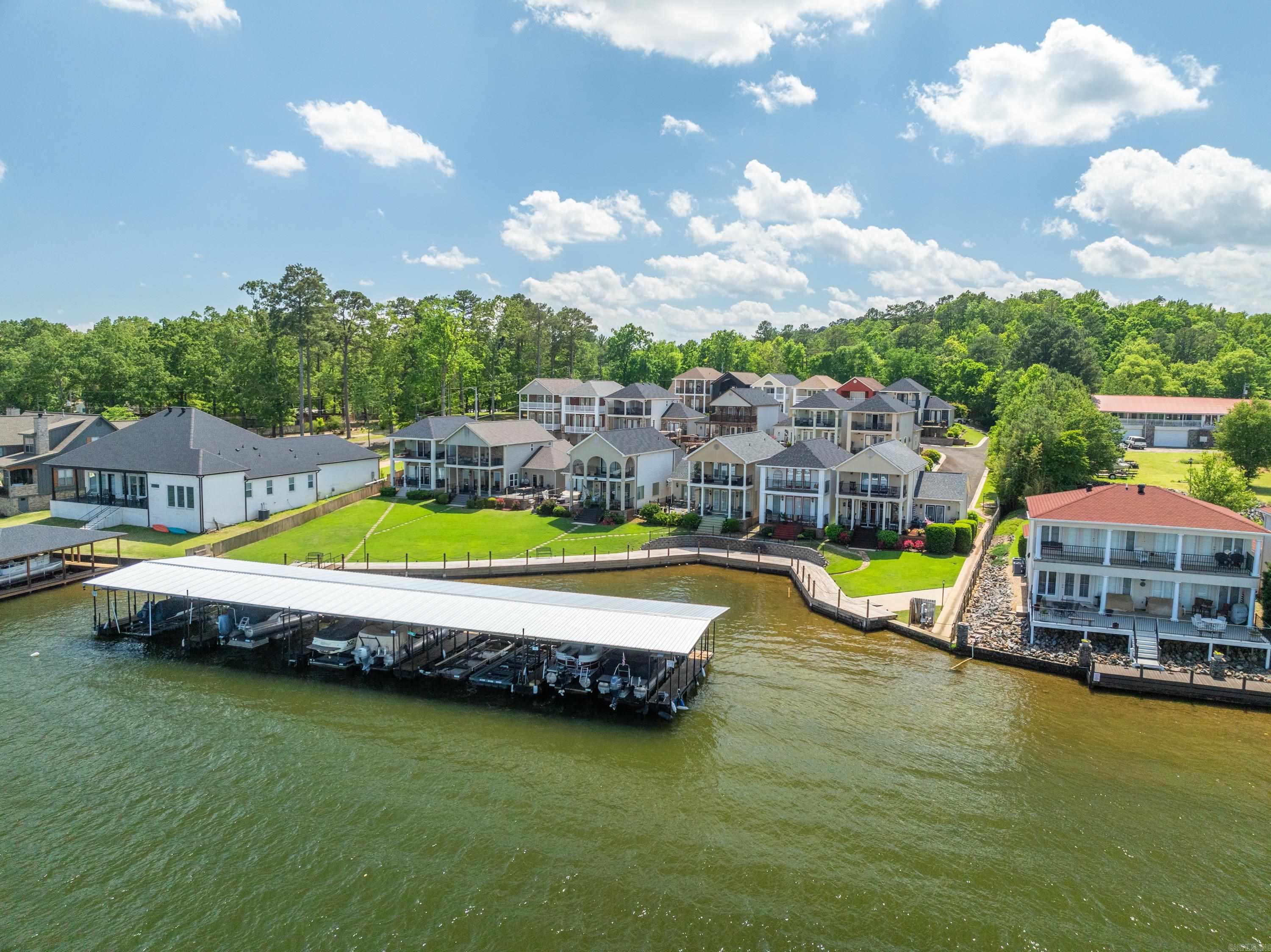 MAJESTIC LAKE VILLAGE TOWNHOMES - Residential