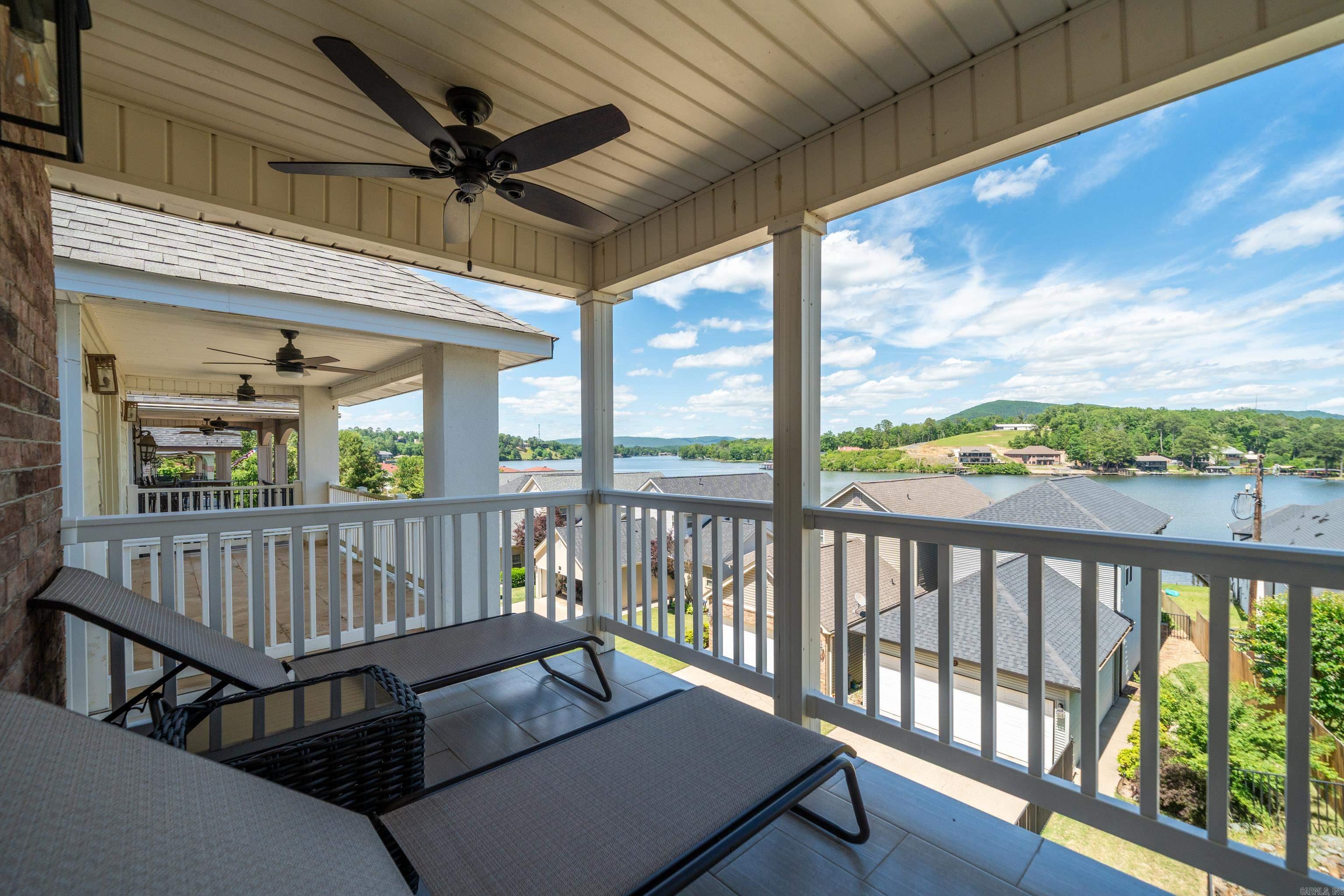 MAJESTIC LAKE VILLAGE TOWNHOMES - Residential