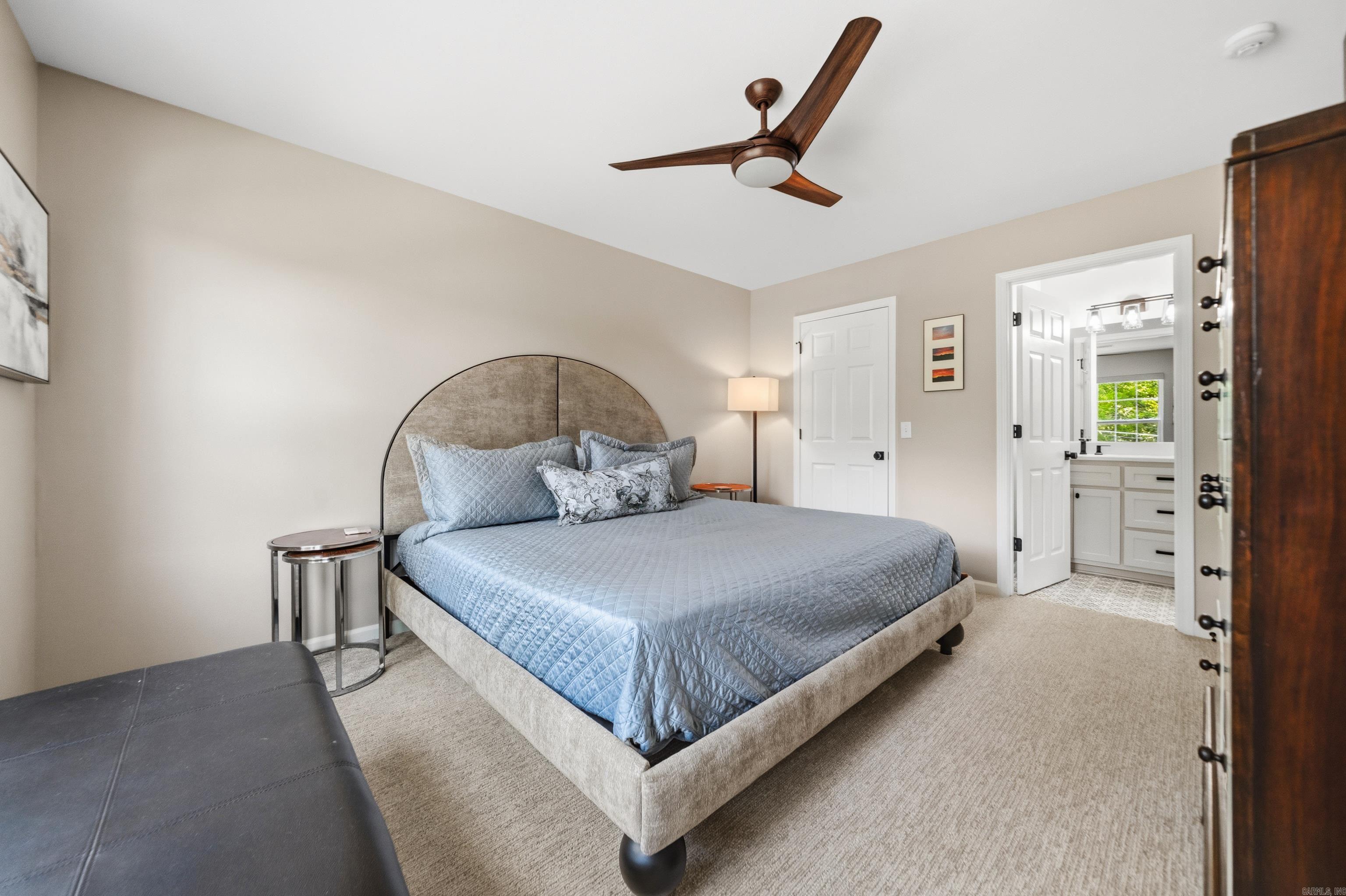 MAJESTIC LAKE VILLAGE TOWNHOMES - Residential