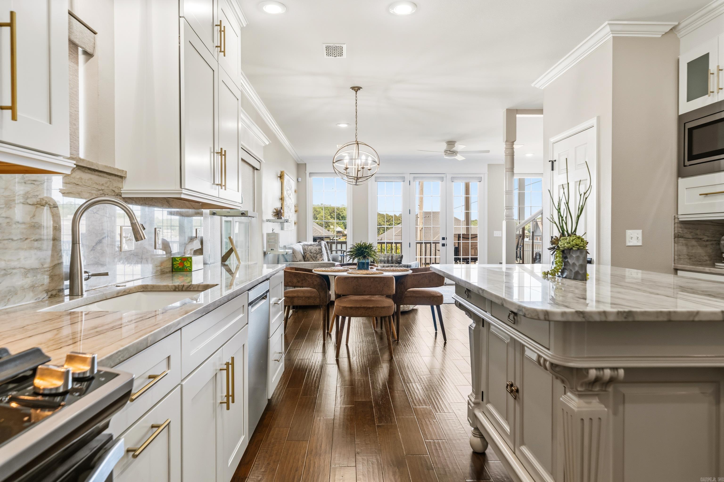 MAJESTIC LAKE VILLAGE TOWNHOMES - Residential