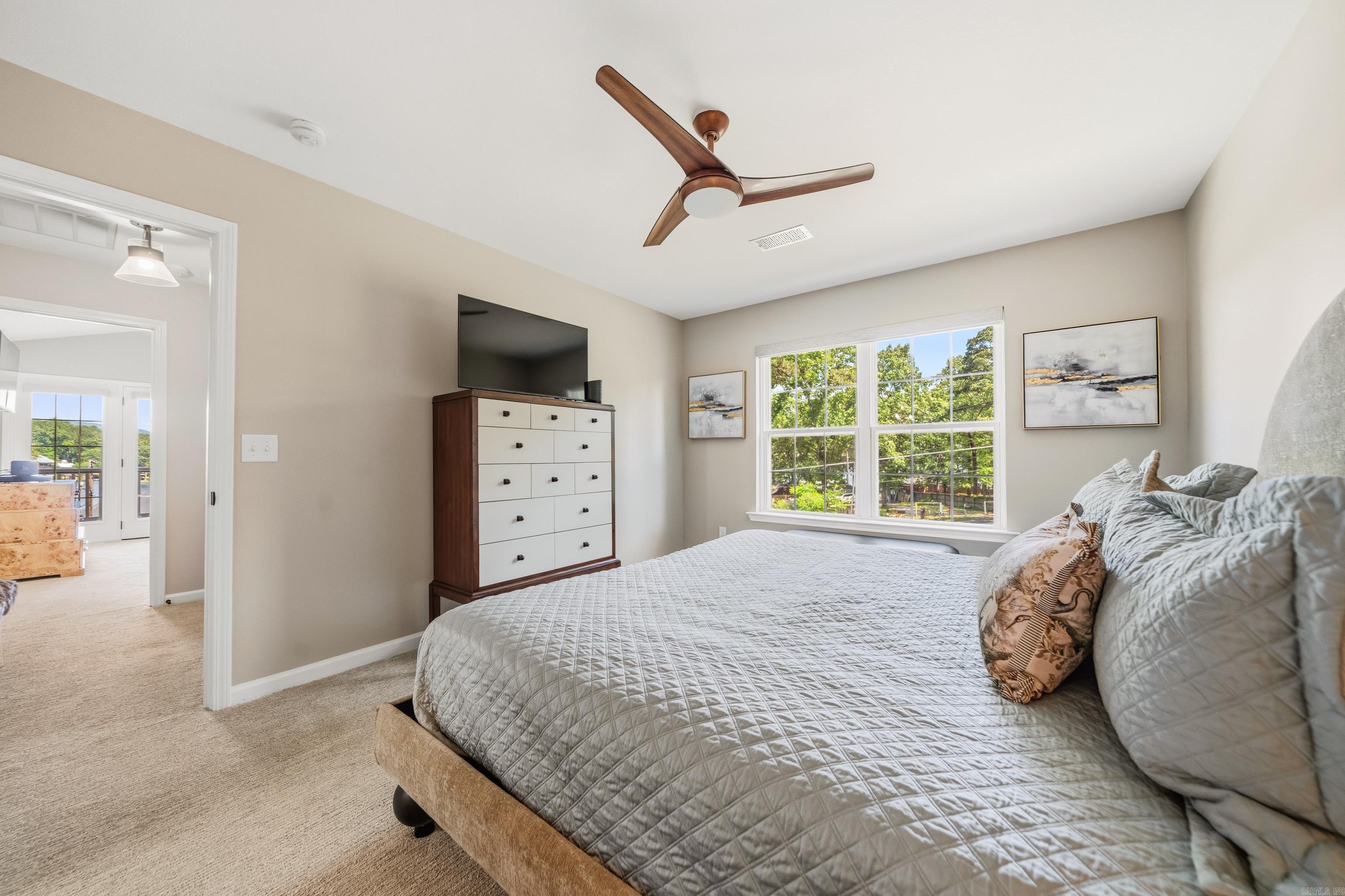 MAJESTIC LAKE VILLAGE TOWNHOMES - Residential