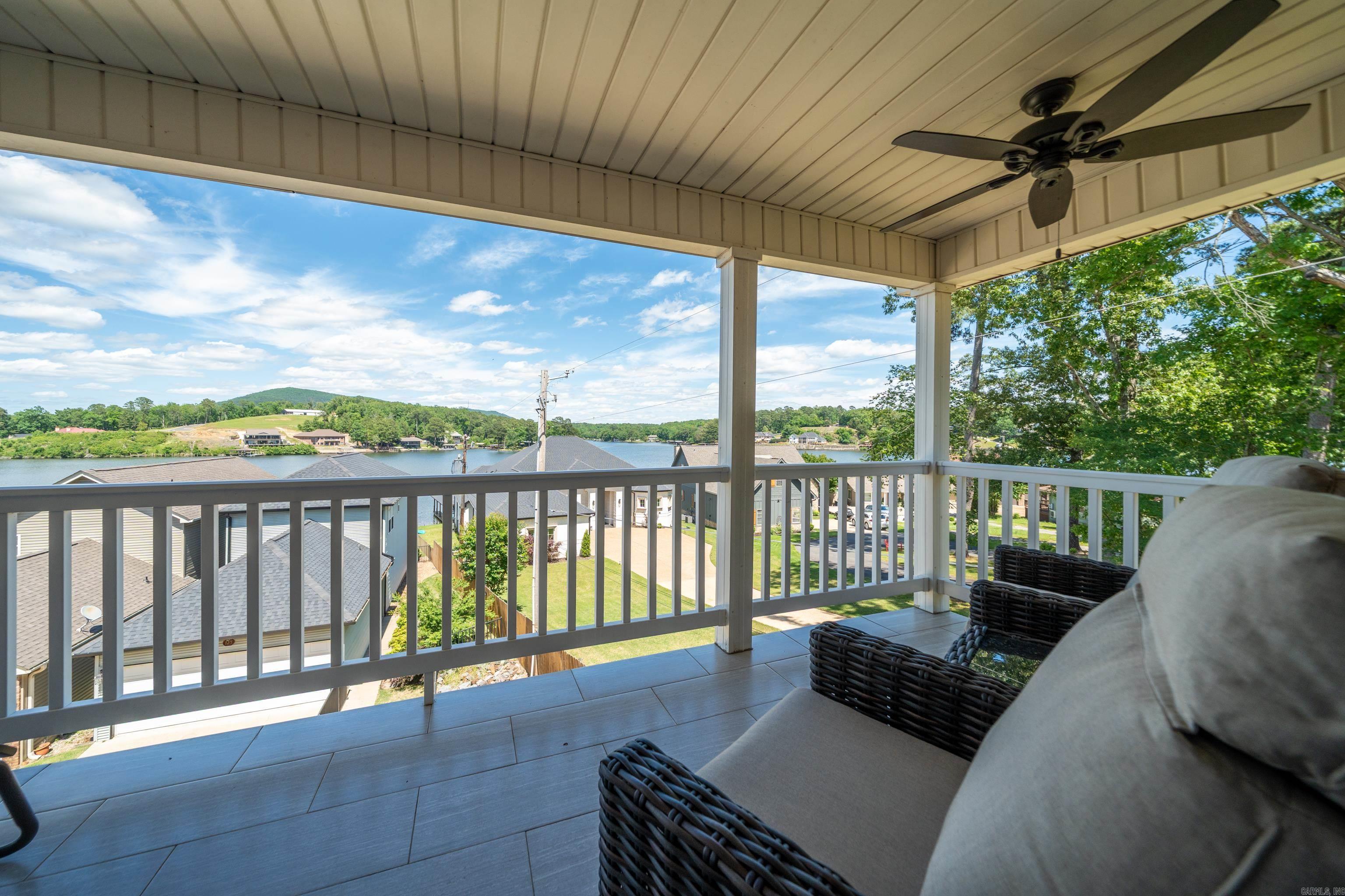 MAJESTIC LAKE VILLAGE TOWNHOMES - Residential