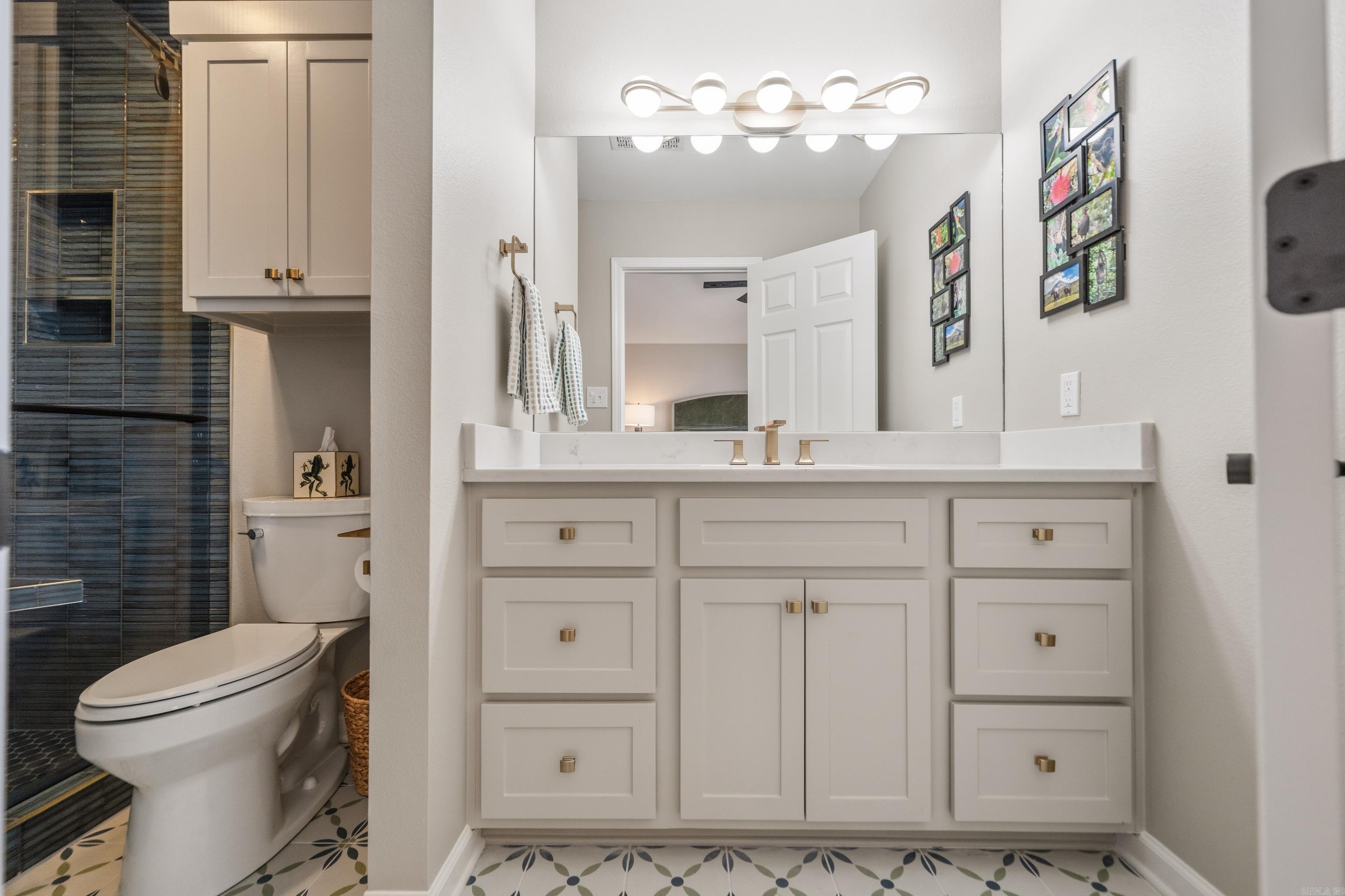 MAJESTIC LAKE VILLAGE TOWNHOMES - Residential
