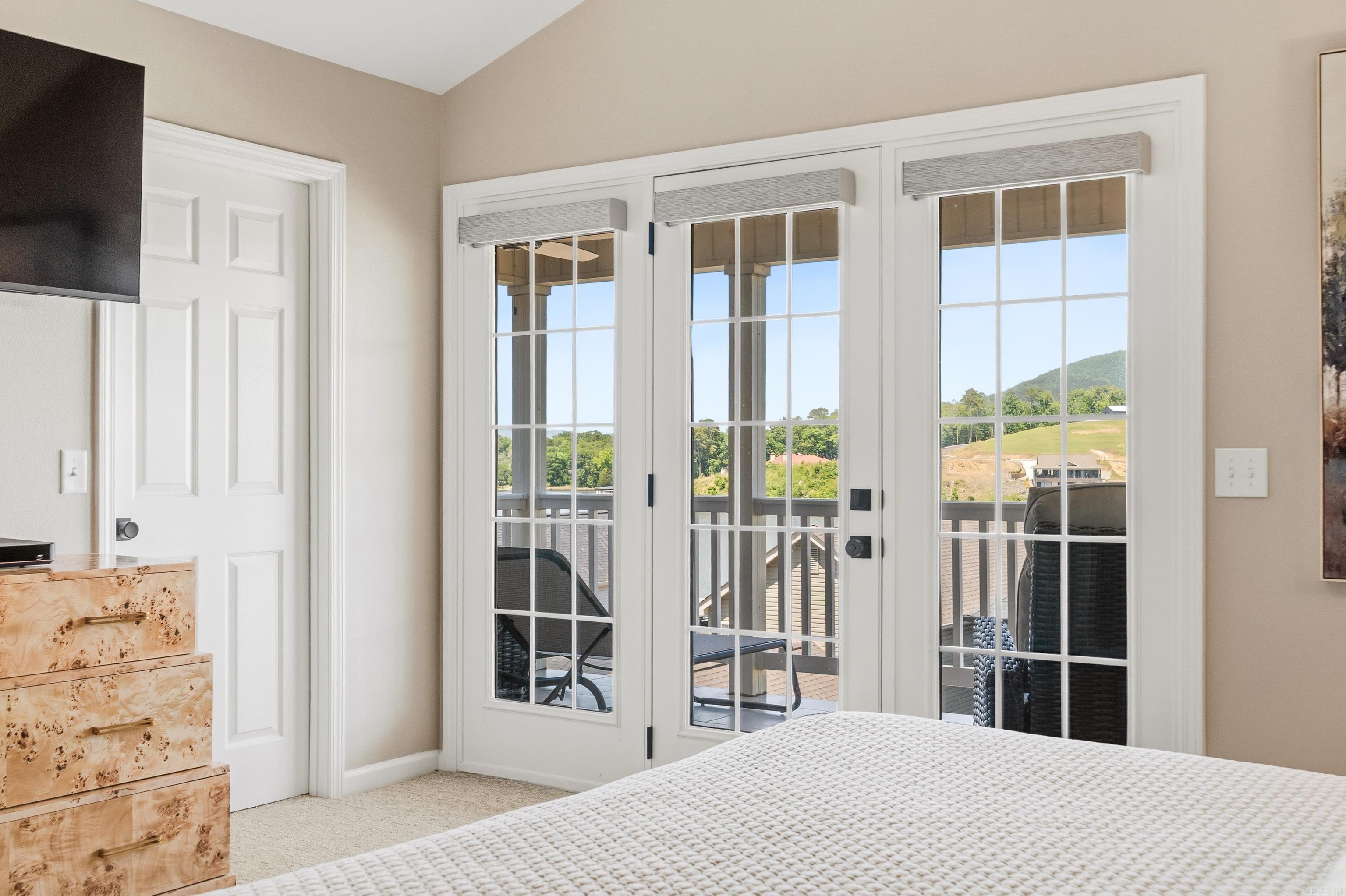 MAJESTIC LAKE VILLAGE TOWNHOMES - Residential
