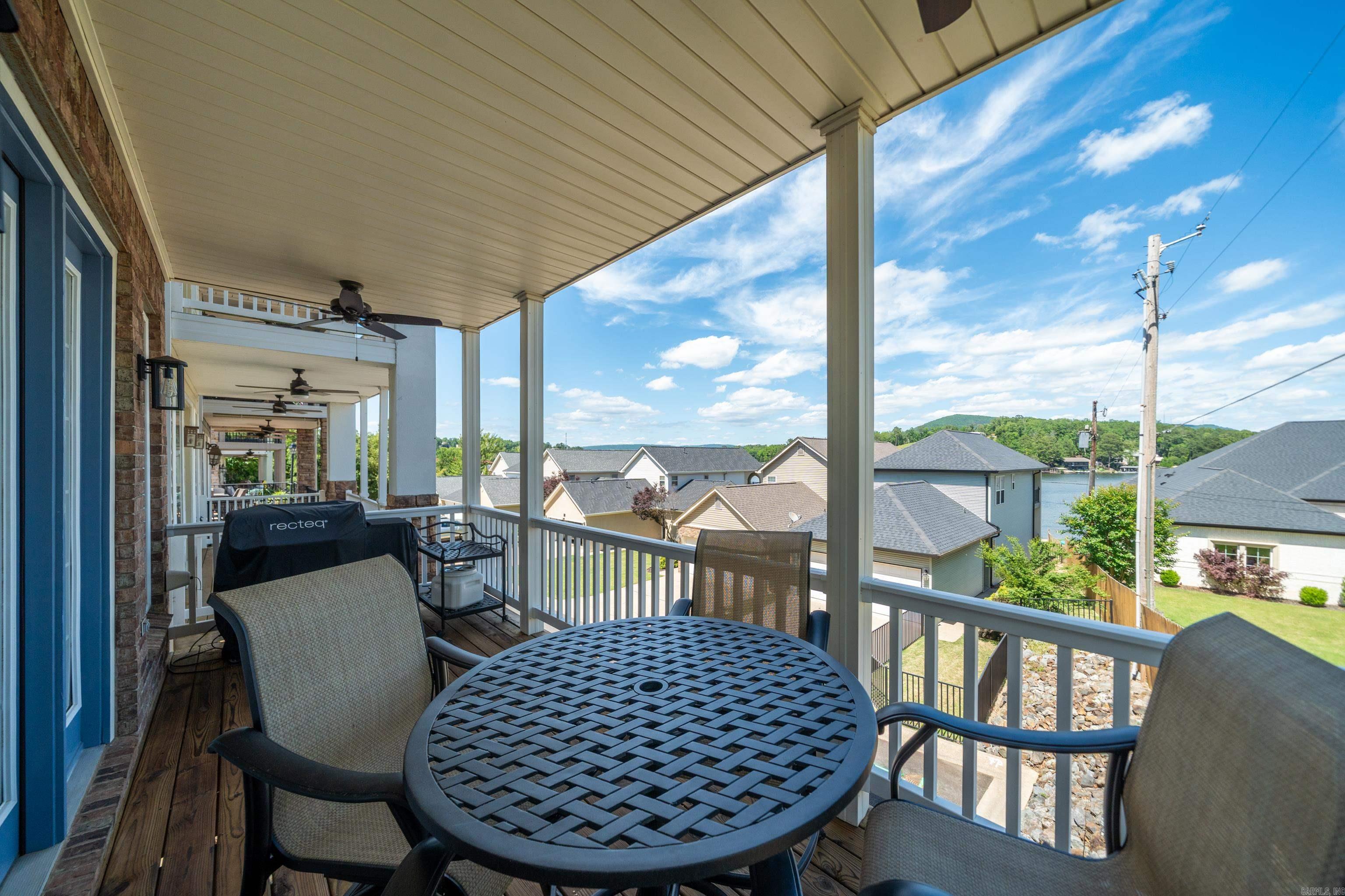 MAJESTIC LAKE VILLAGE TOWNHOMES - Residential