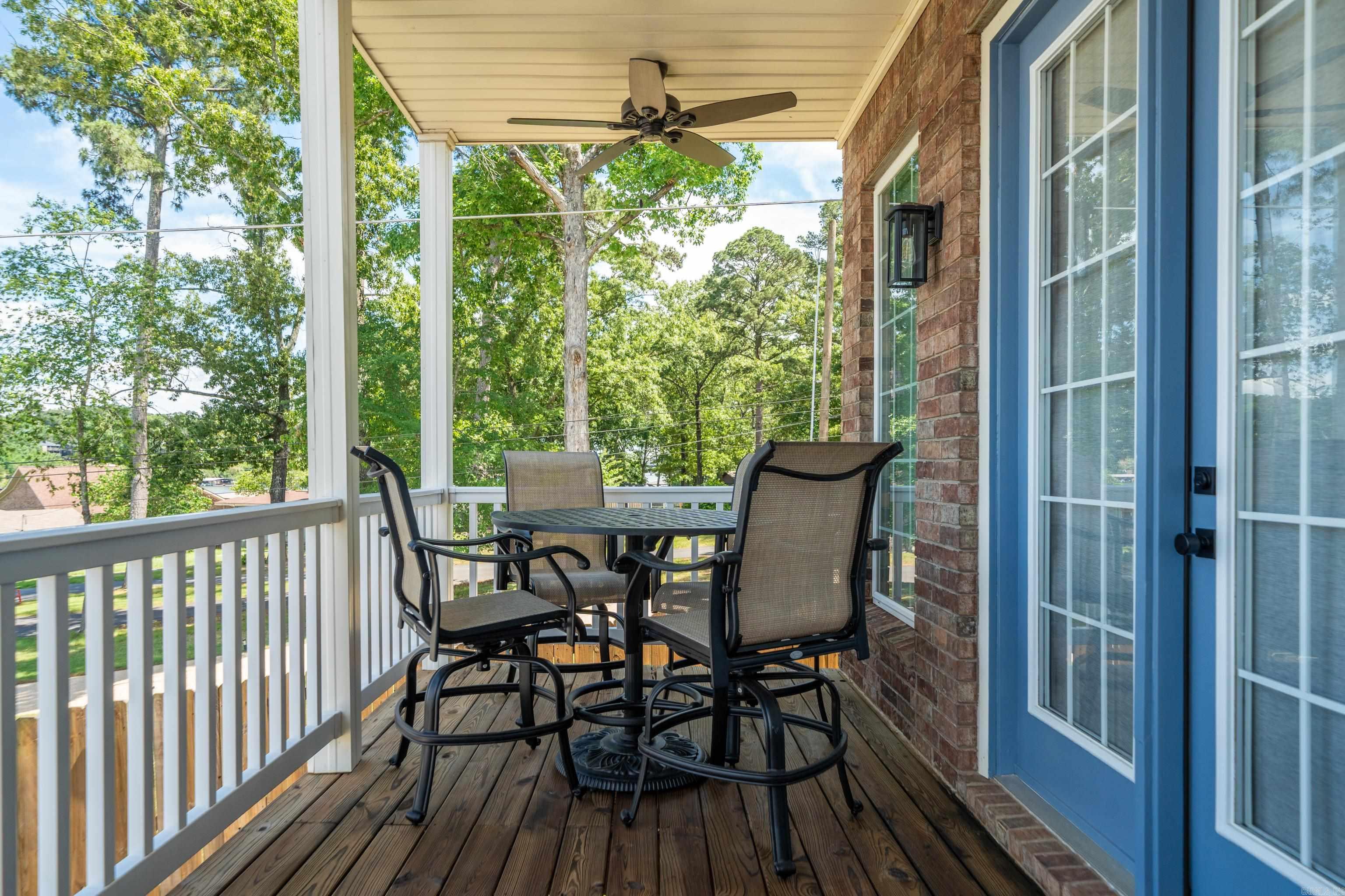 MAJESTIC LAKE VILLAGE TOWNHOMES - Residential