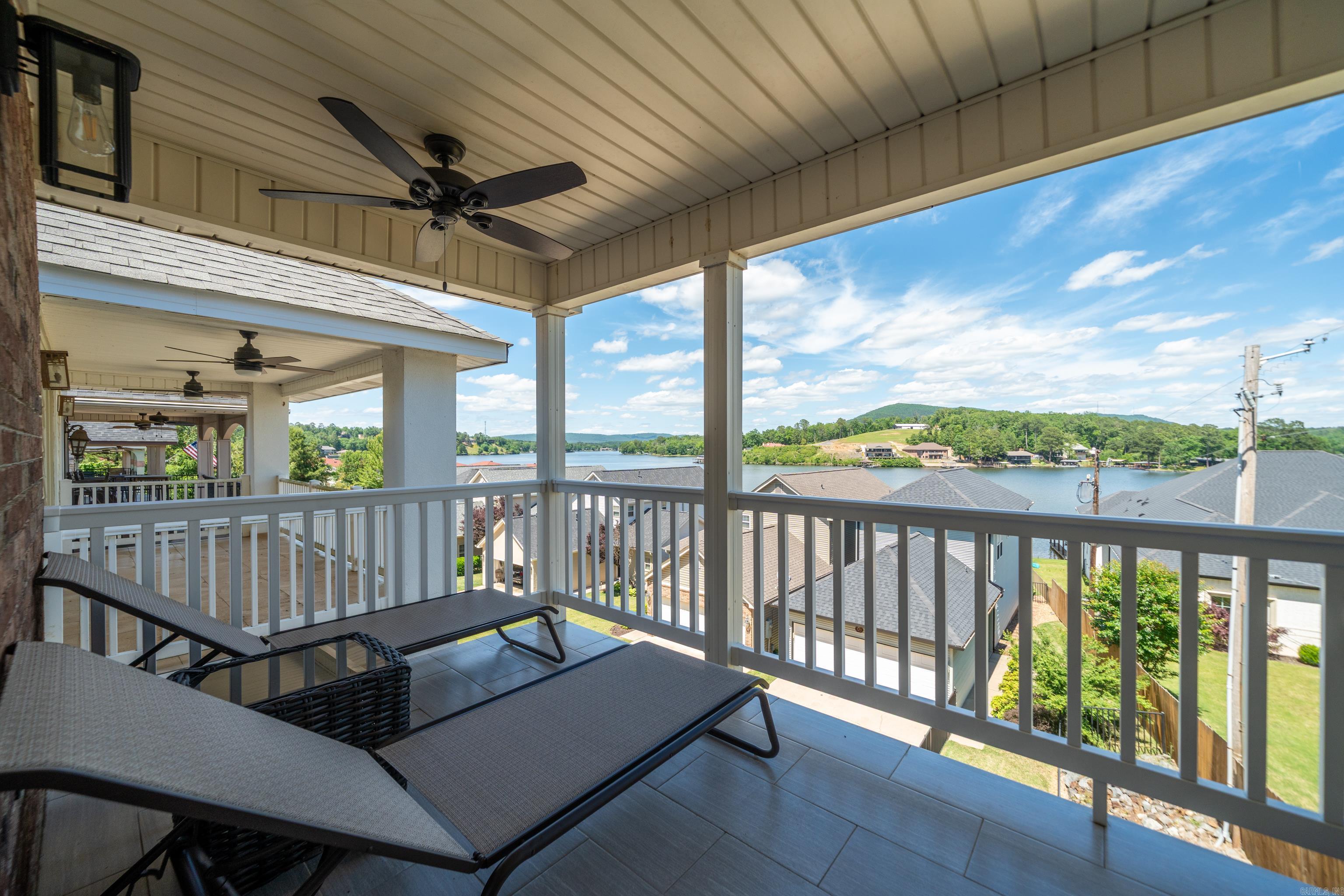 MAJESTIC LAKE VILLAGE TOWNHOMES - Residential