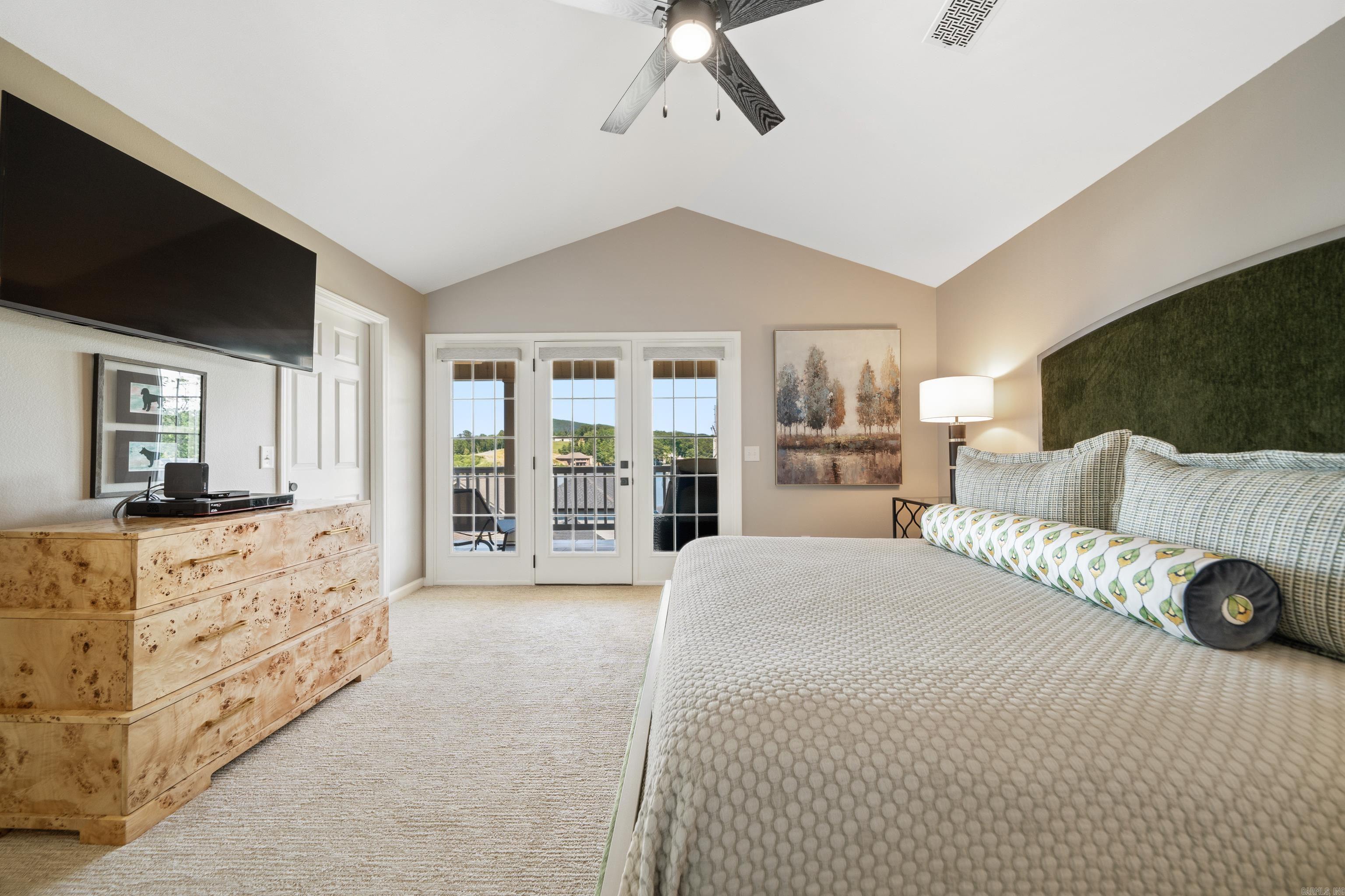 MAJESTIC LAKE VILLAGE TOWNHOMES - Residential