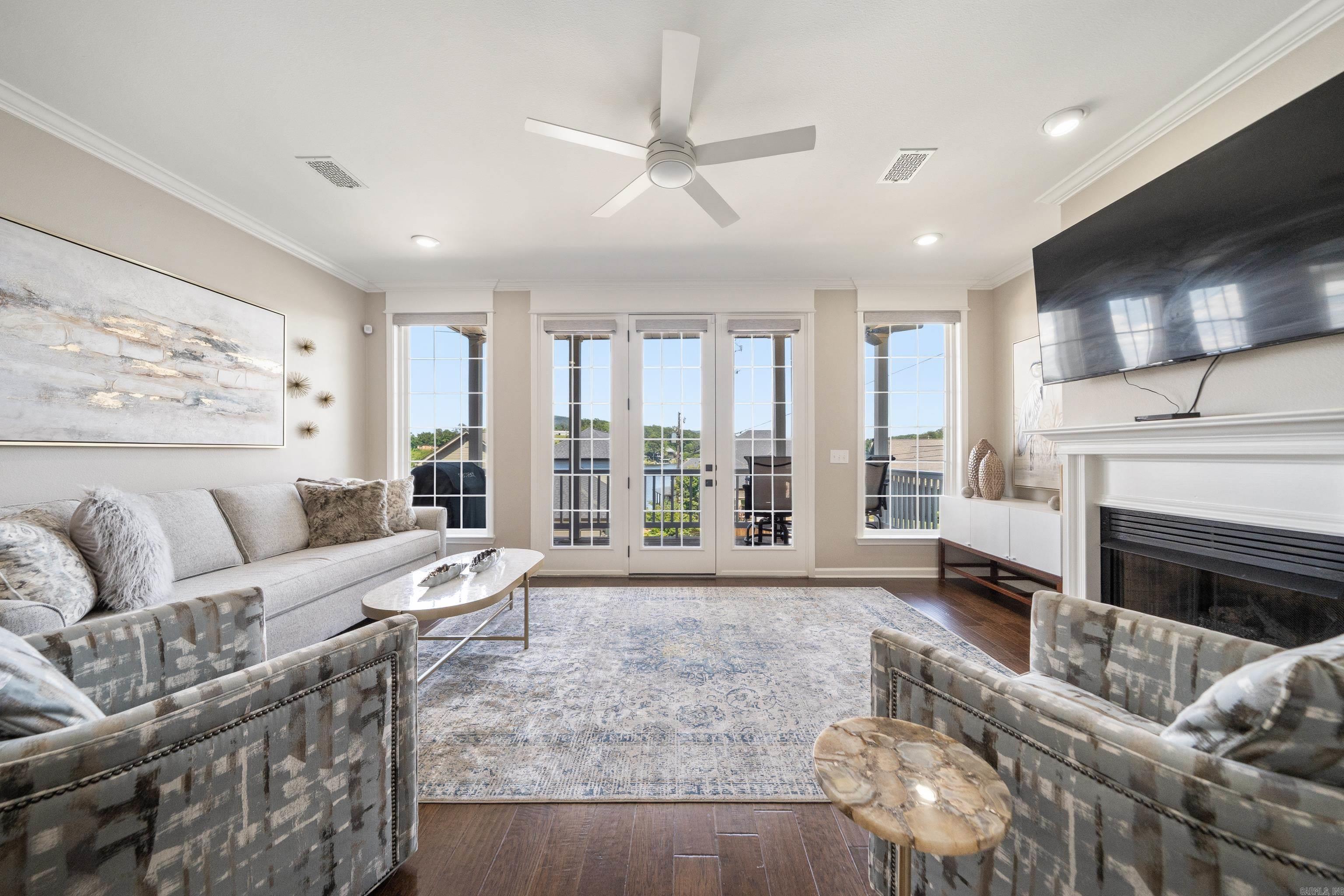 MAJESTIC LAKE VILLAGE TOWNHOMES - Residential