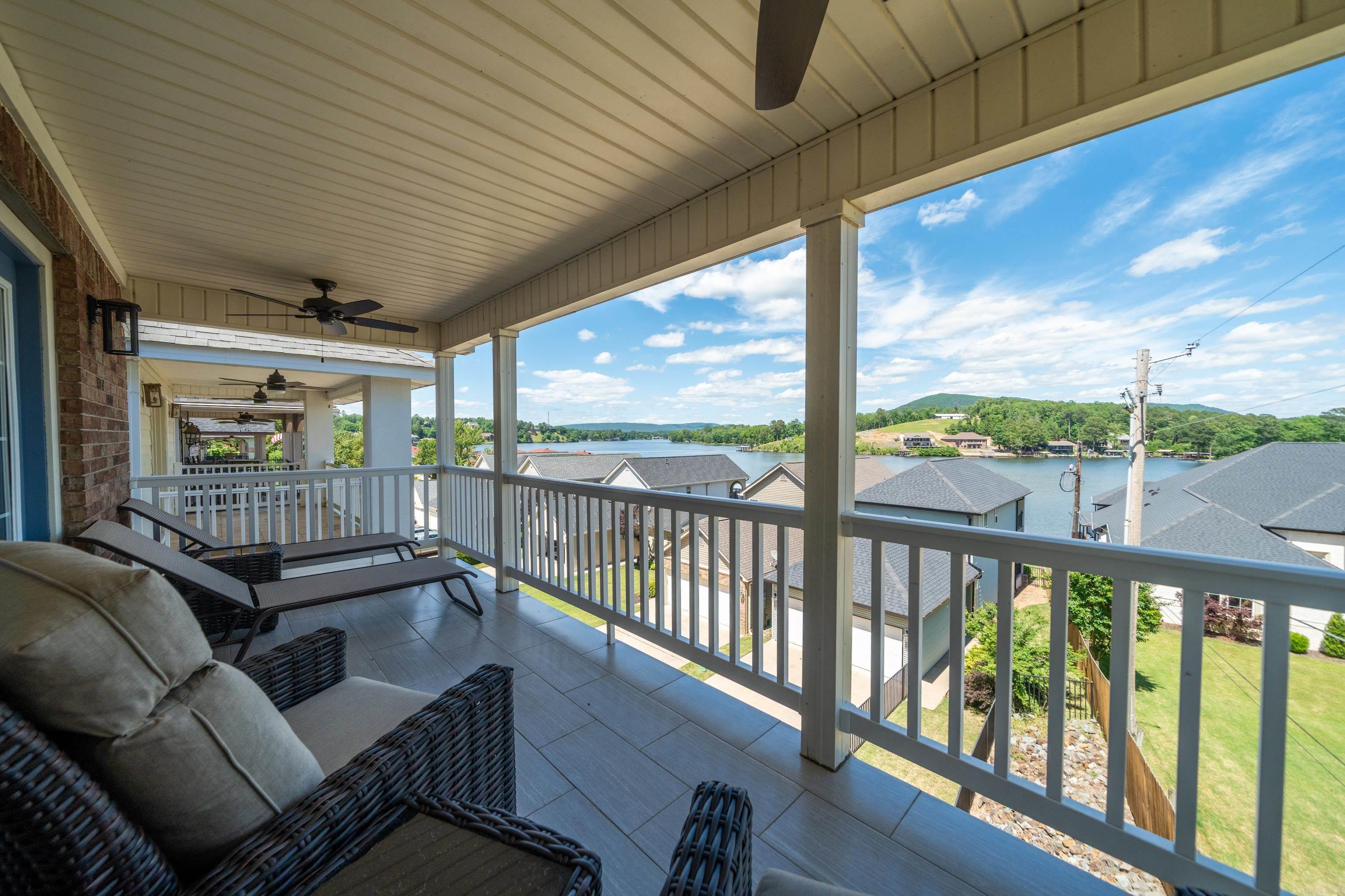 MAJESTIC LAKE VILLAGE TOWNHOMES - Residential