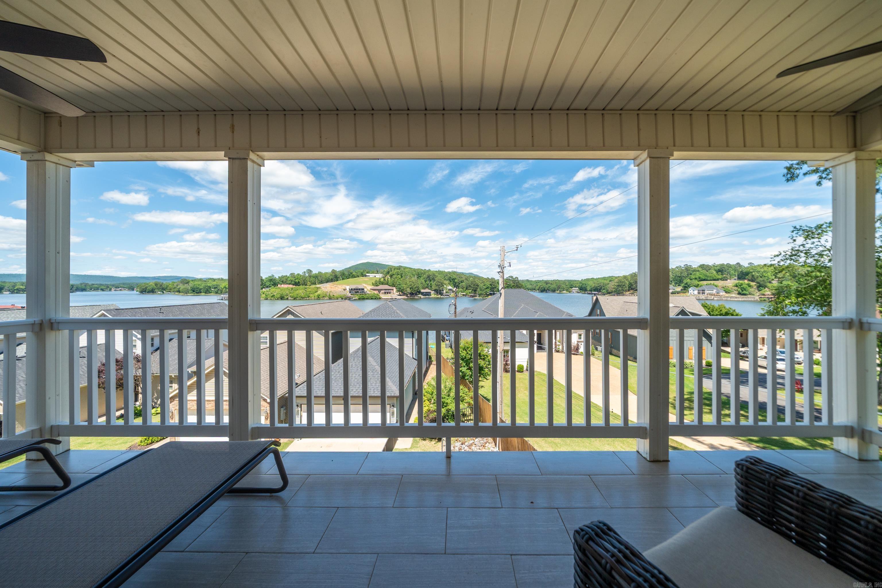 MAJESTIC LAKE VILLAGE TOWNHOMES - Residential