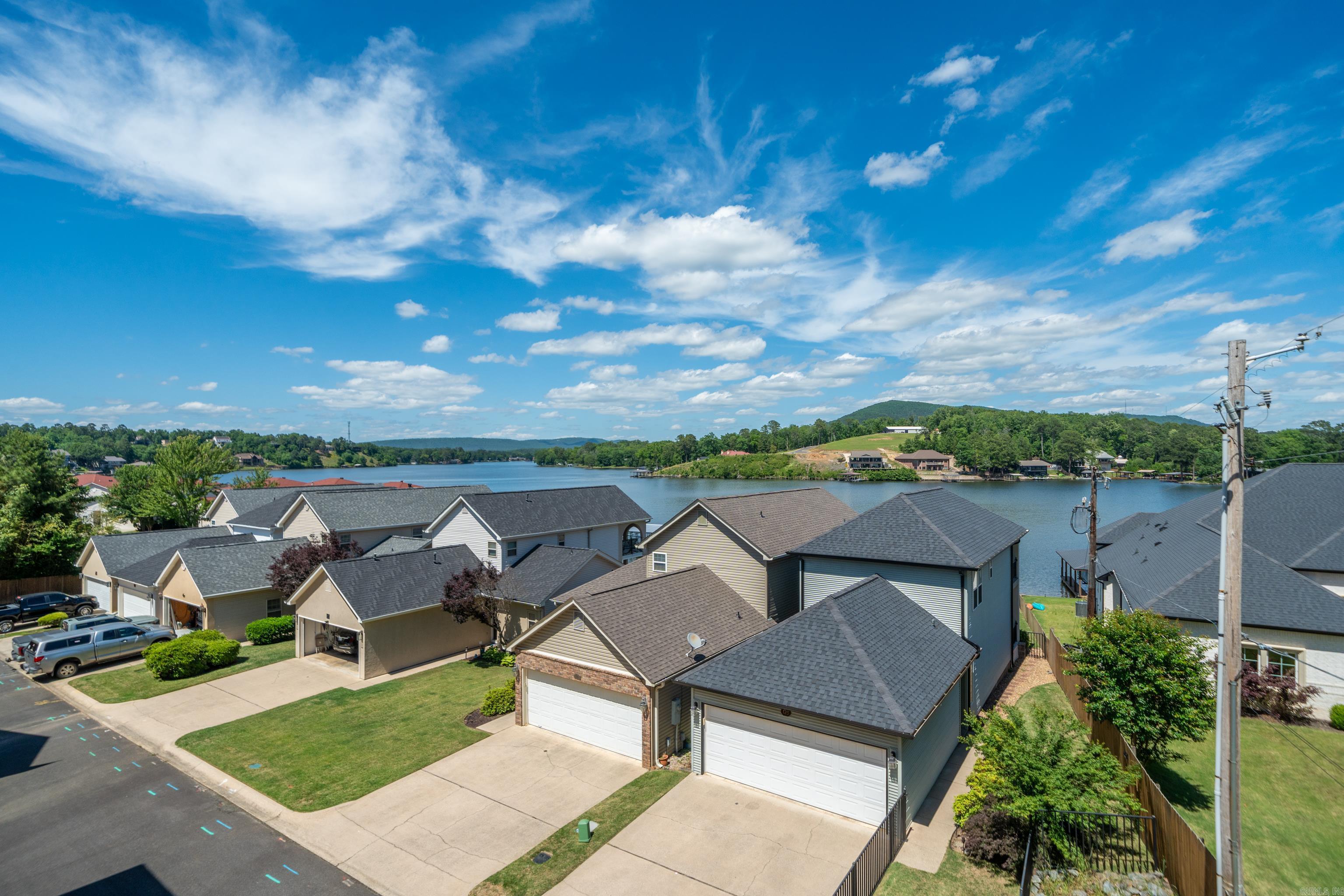 MAJESTIC LAKE VILLAGE TOWNHOMES - Residential