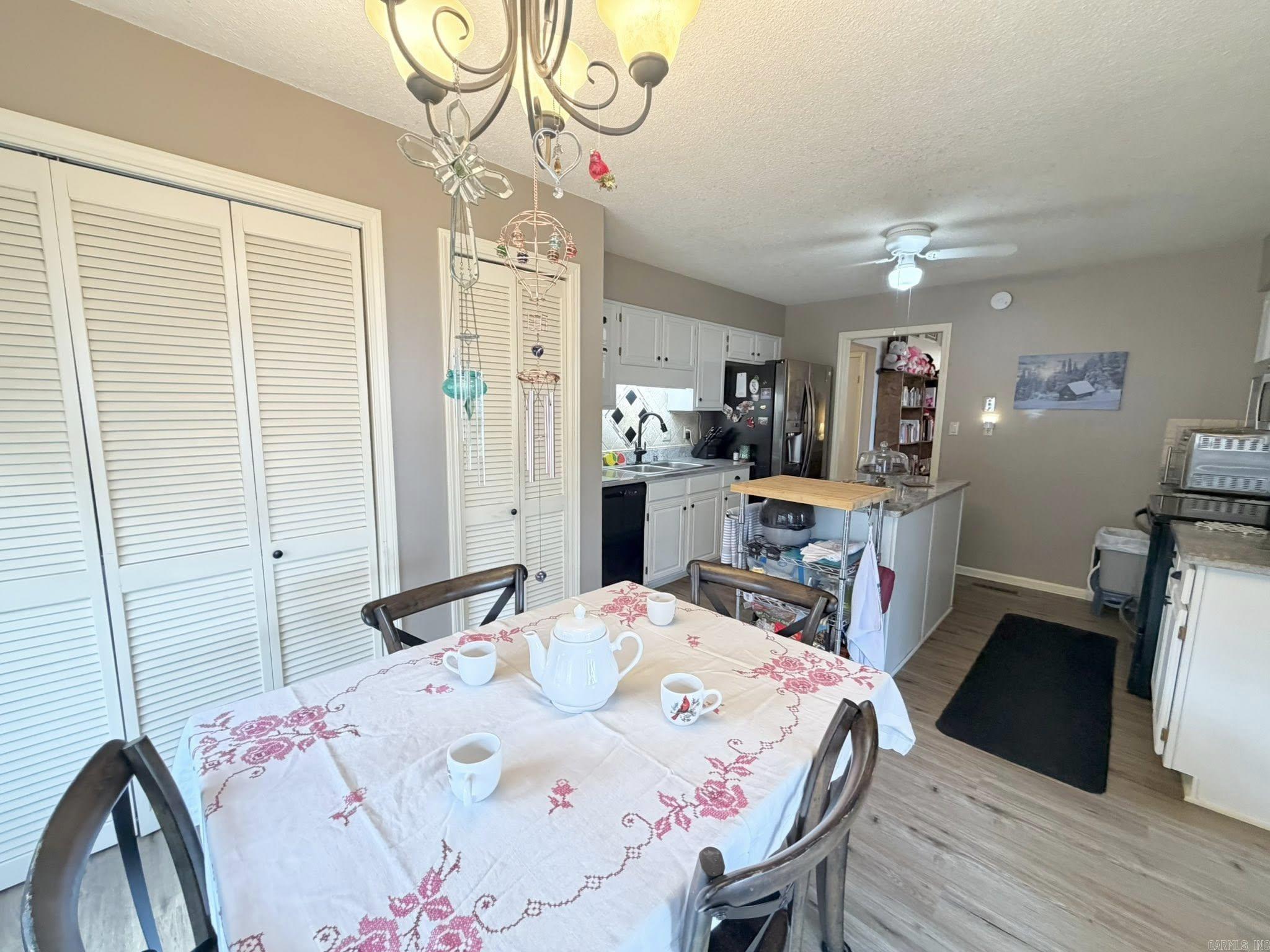 CHELSEA GLADES - Residential