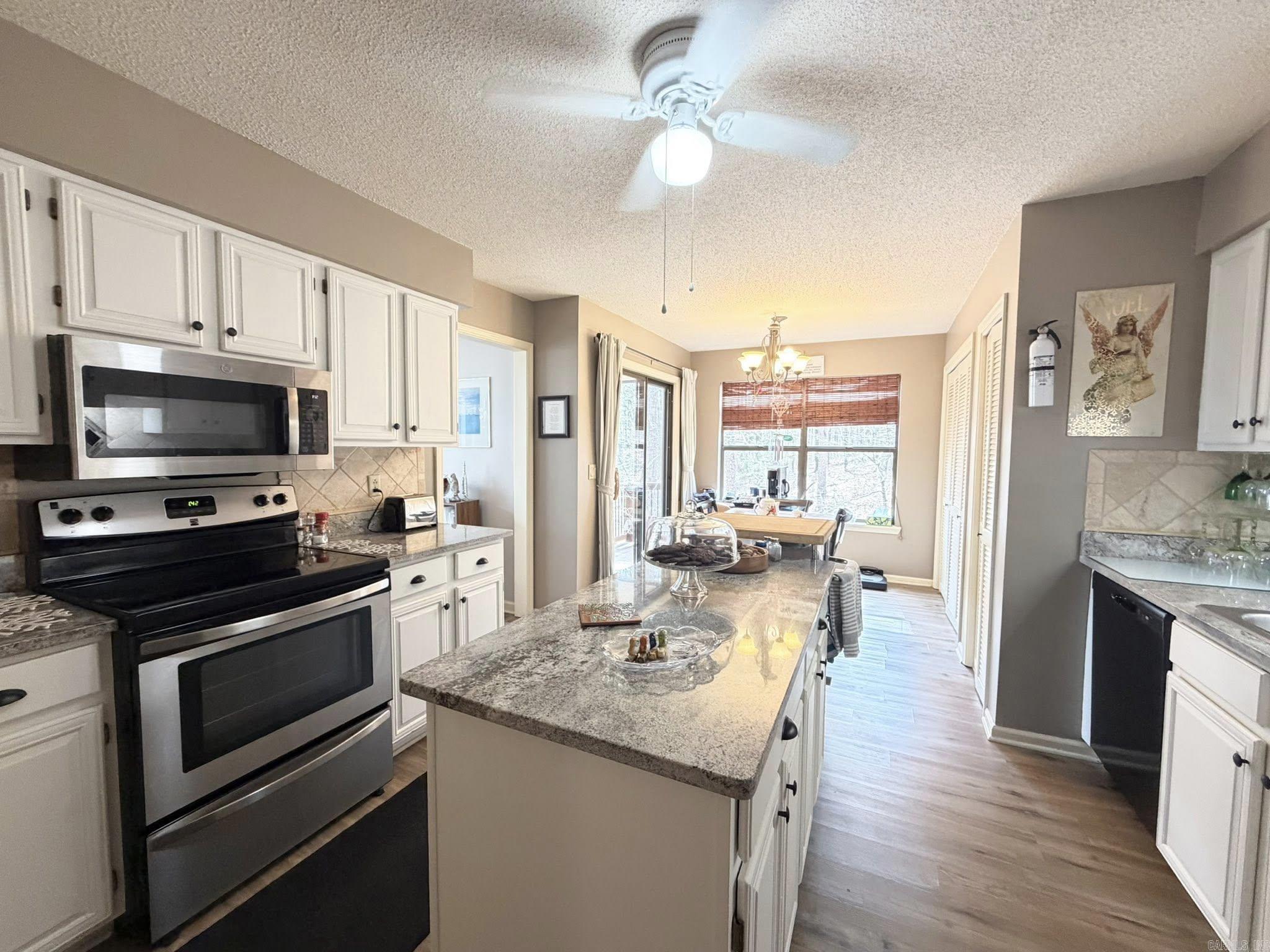 CHELSEA GLADES - Residential