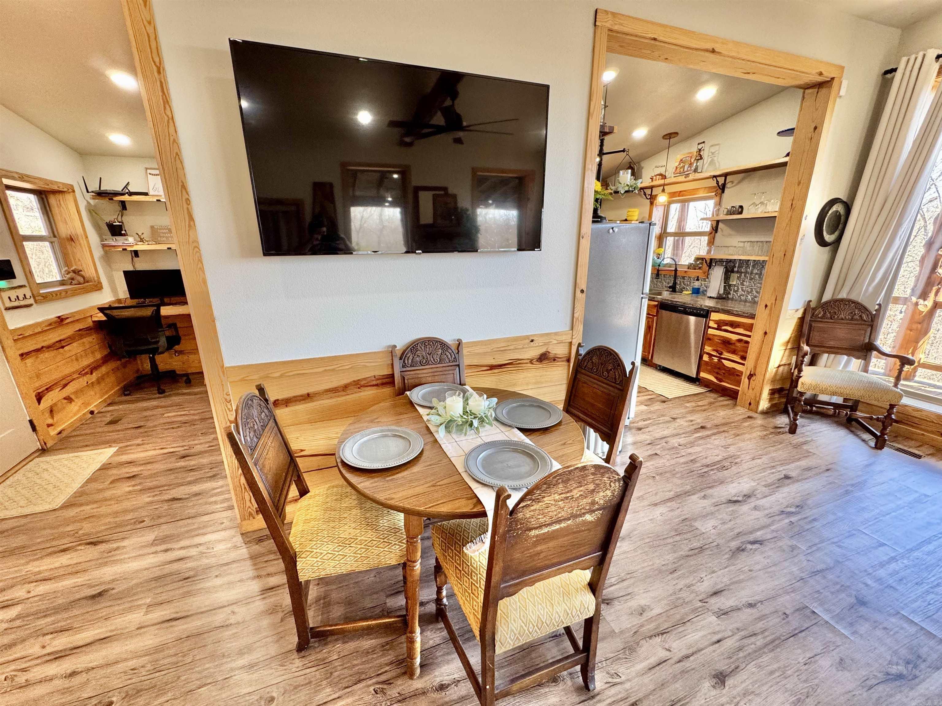 MOUNTAIN CREST - Residential