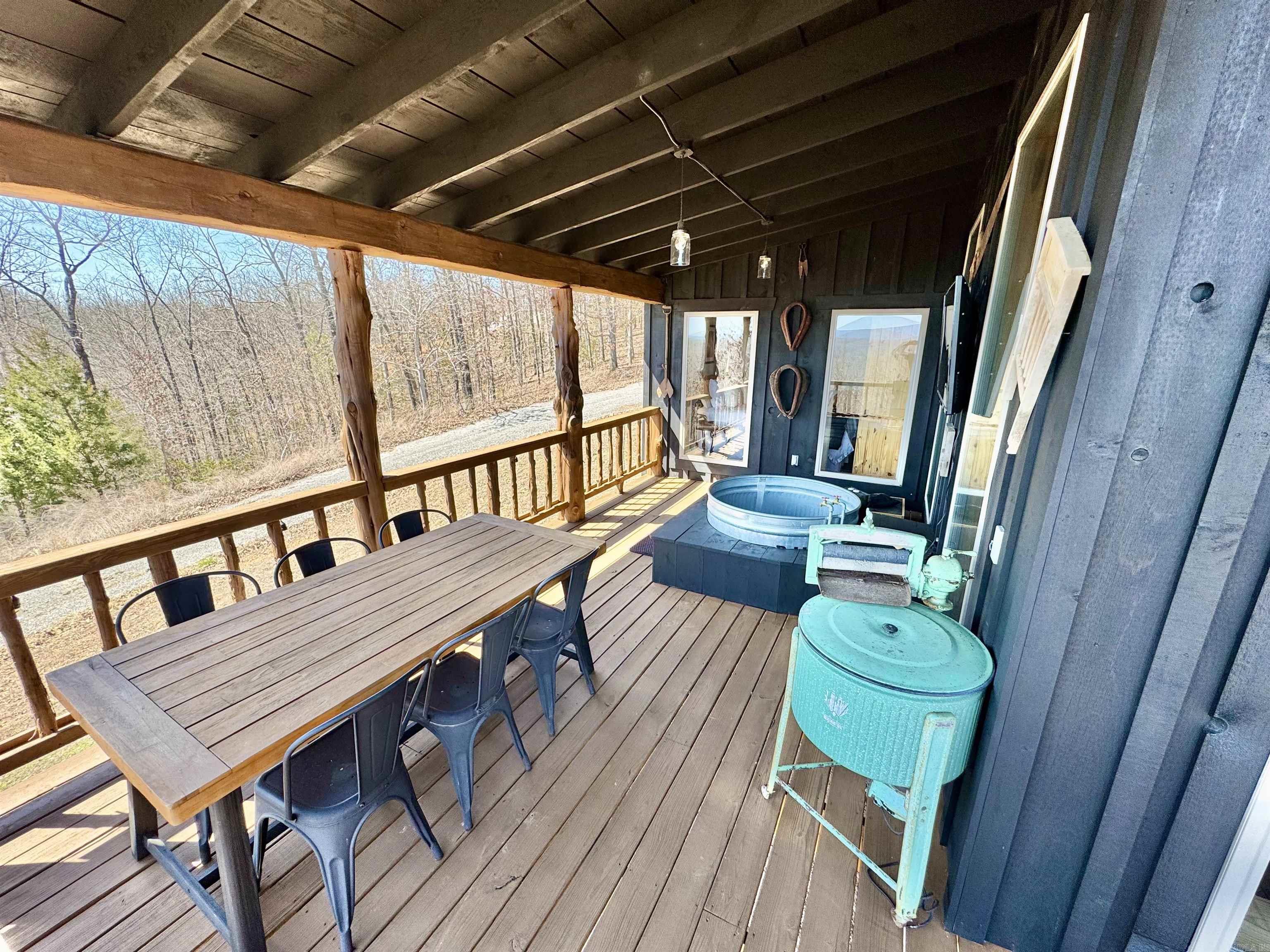 MOUNTAIN CREST - Residential