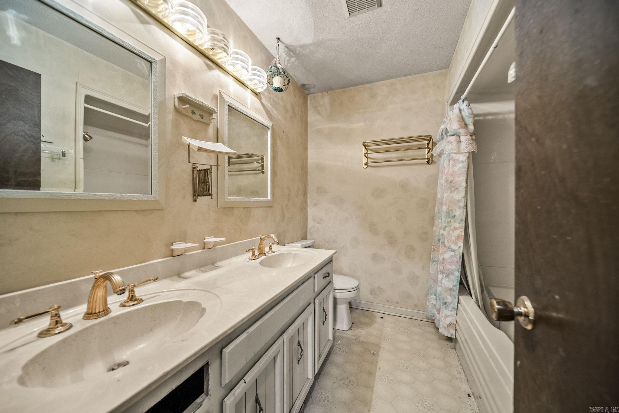 WALNUT VALLEY - Residential