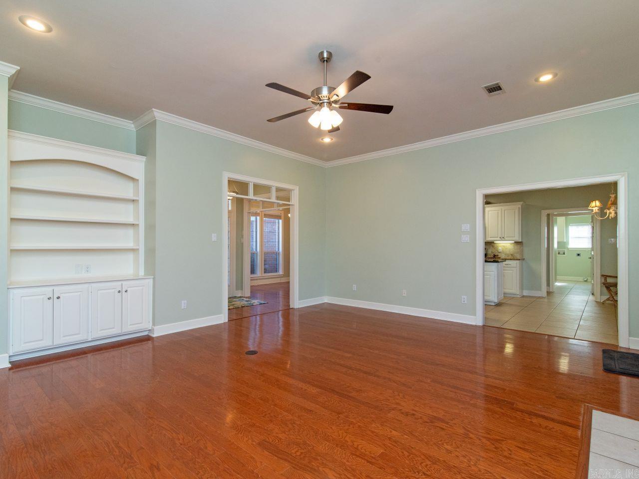 WINDCREST - Residential