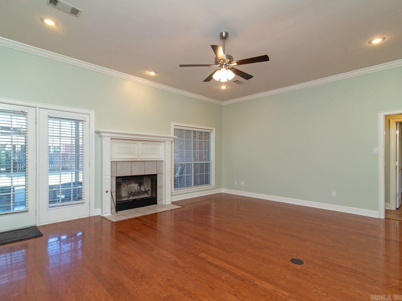 WINDCREST - Residential