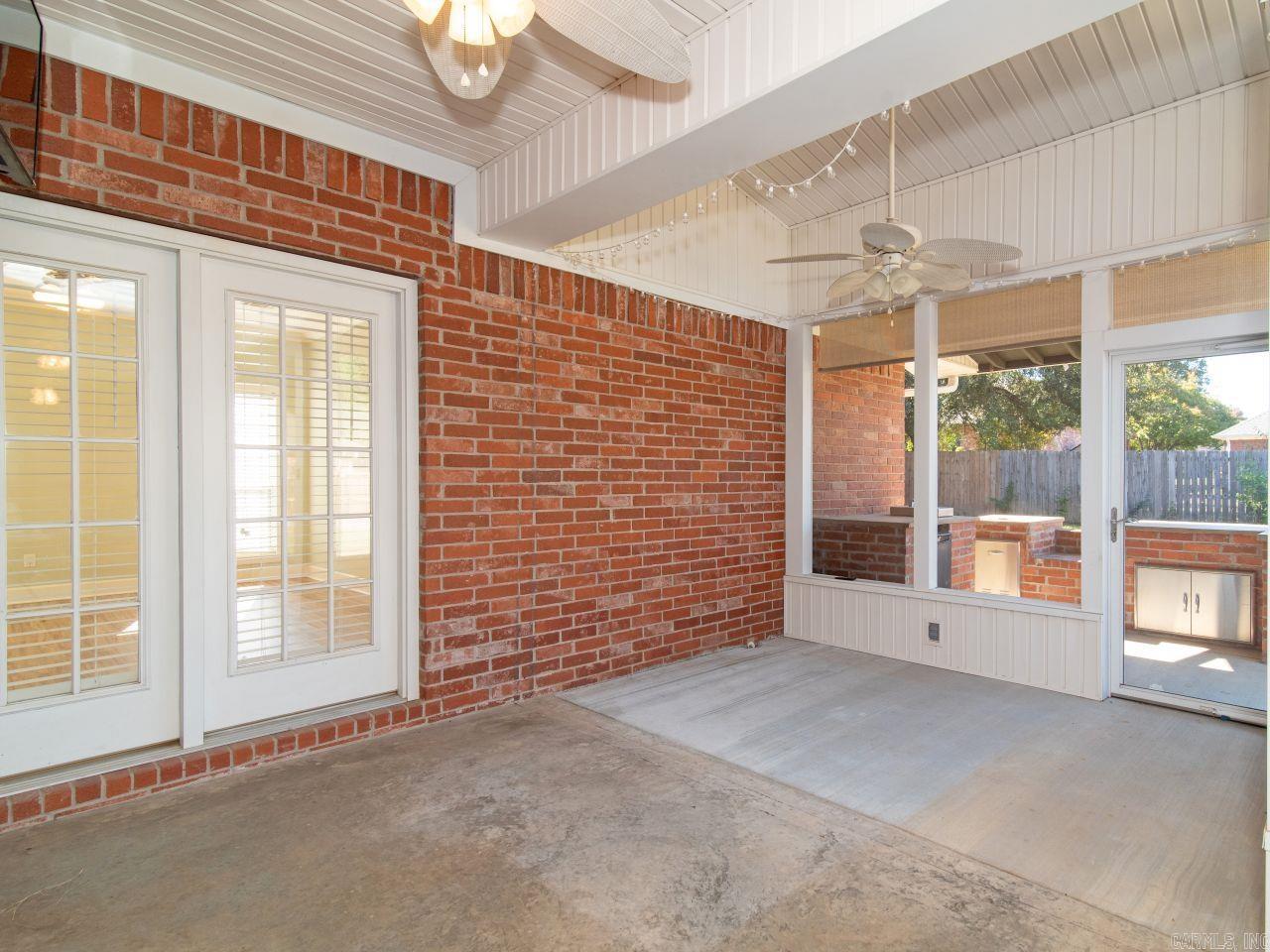 WINDCREST - Residential