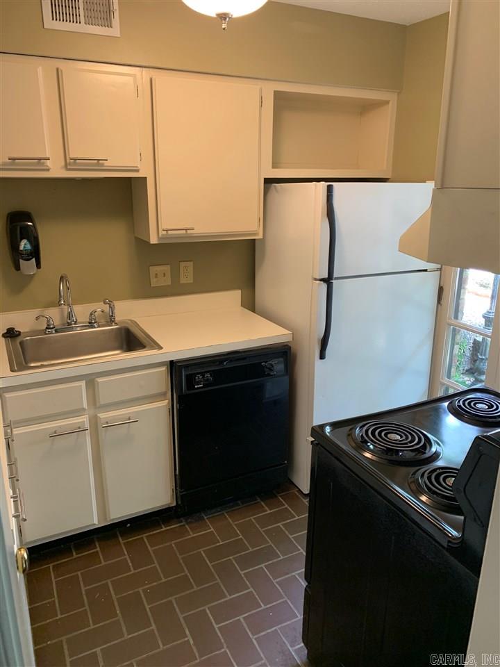 Stratford Court HPR - Residential Lease