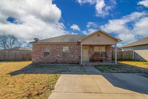 Photo of 561 Brewer Street, Ward, AR 72176 (MLS # 25049118)