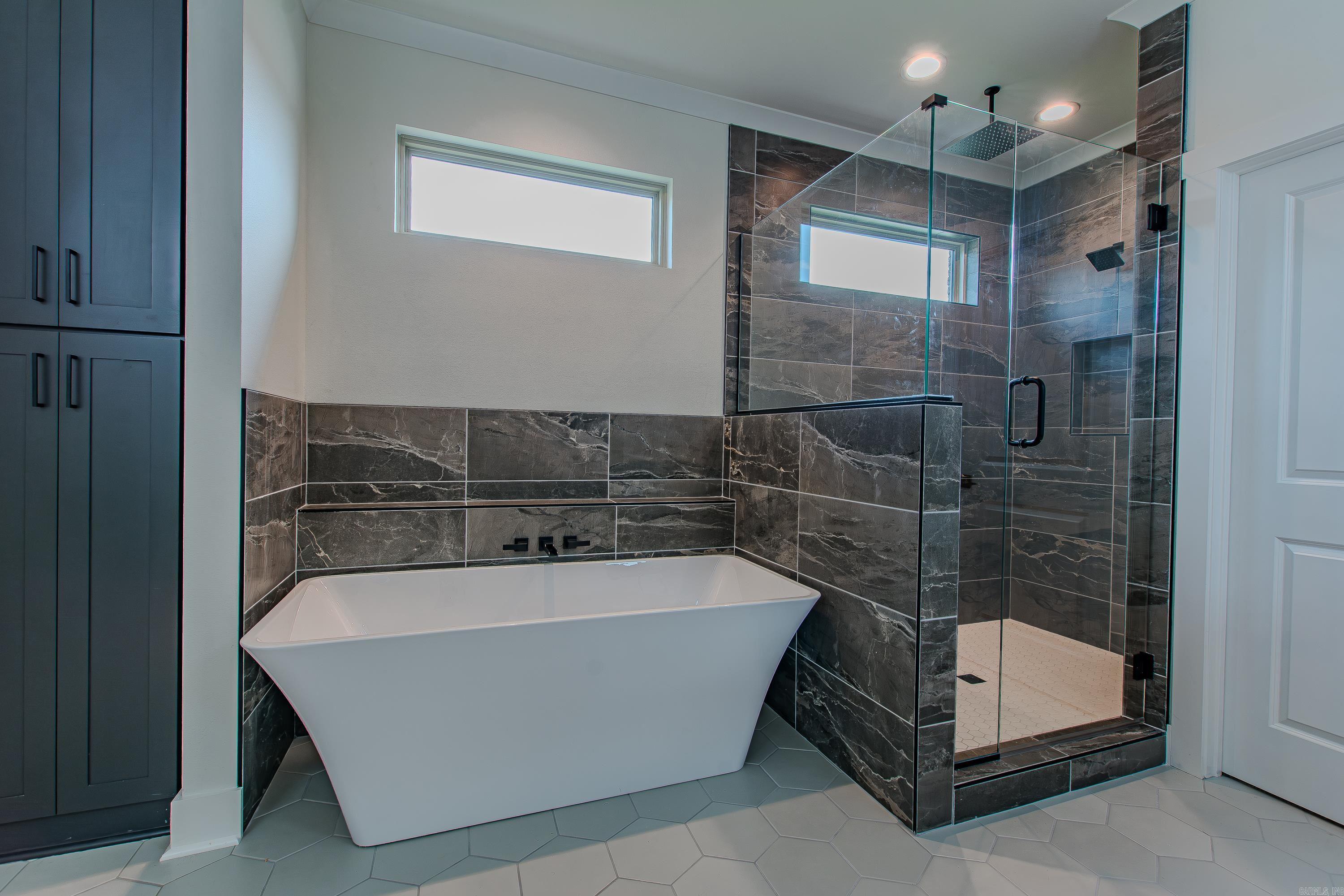 OLDE SALEM TOWNSHIP - Residential