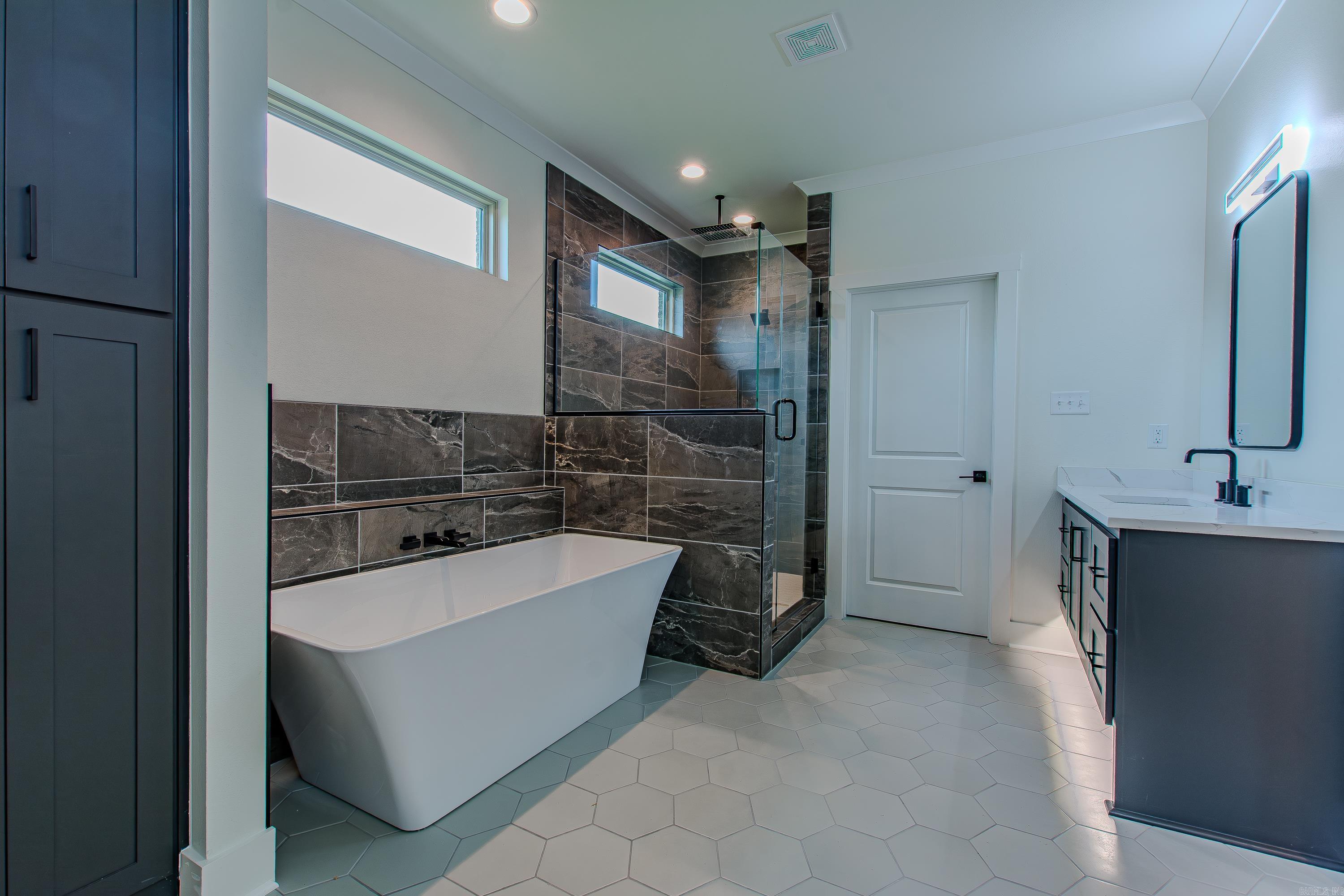 OLDE SALEM TOWNSHIP - Residential