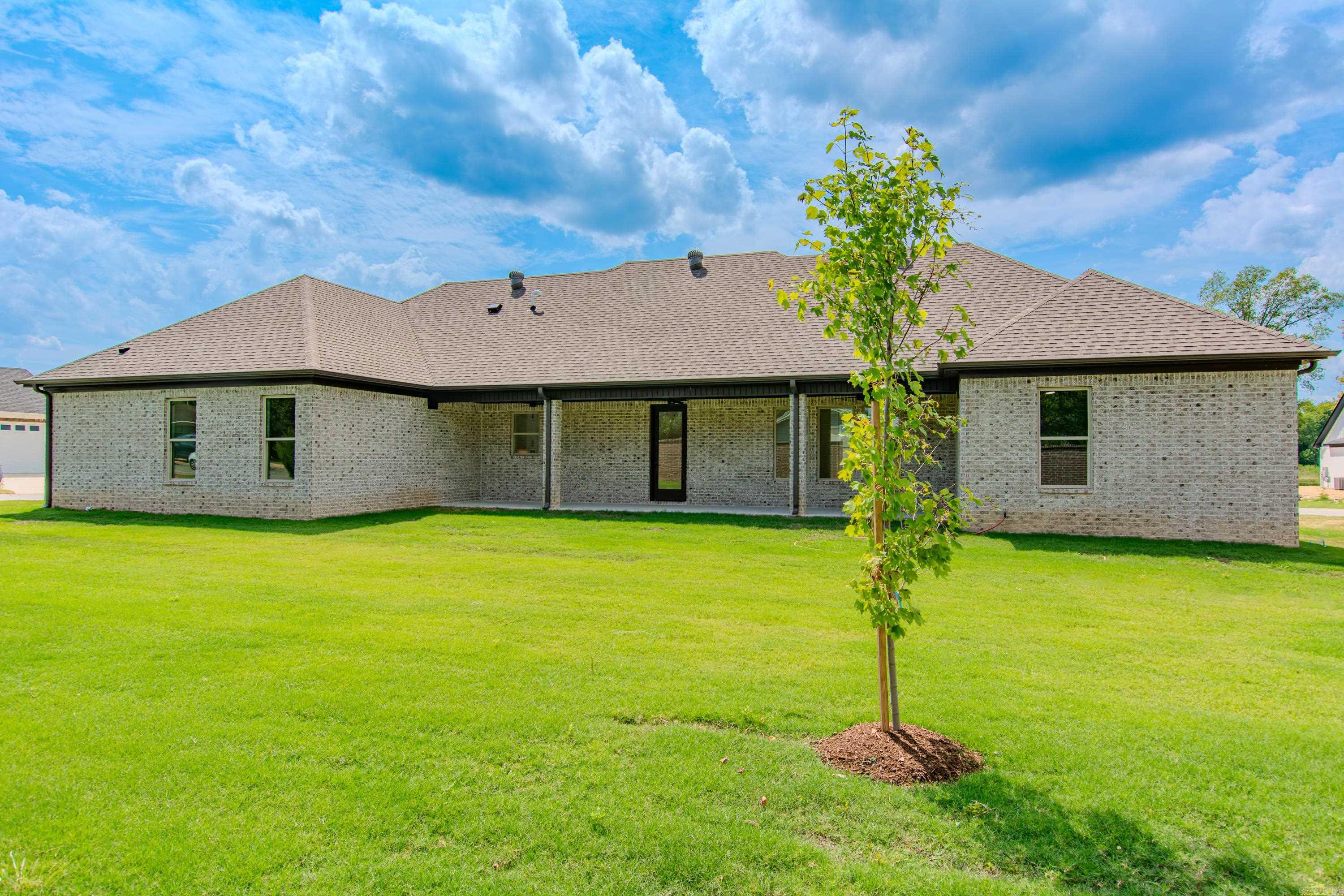 OLDE SALEM TOWNSHIP - Residential