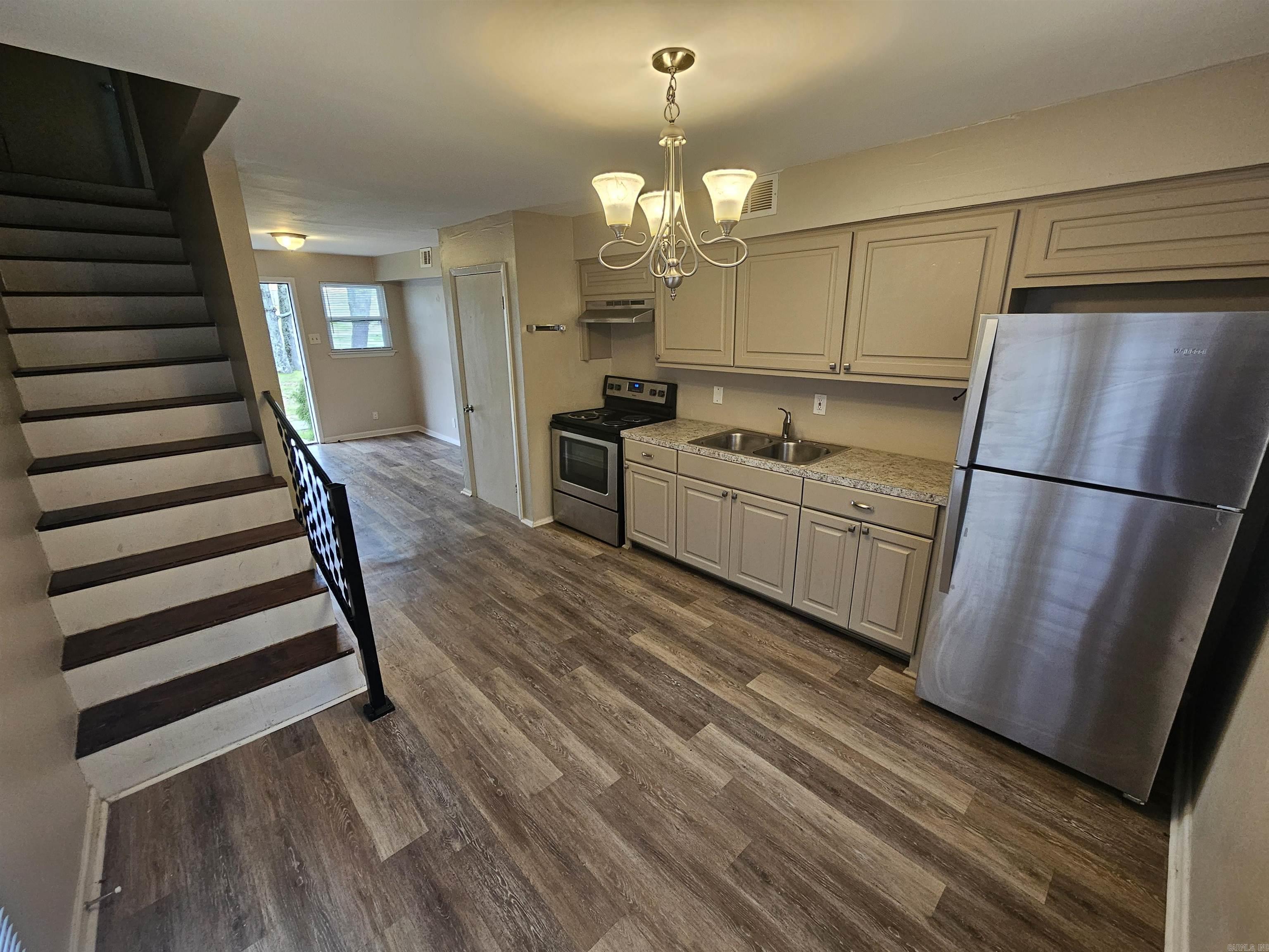 Sachs Suburban - Residential Lease