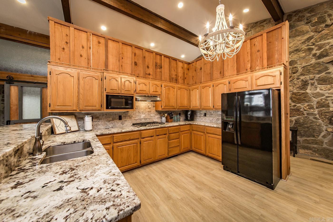 TWIN COVE ESTATES - LAKE - Residential