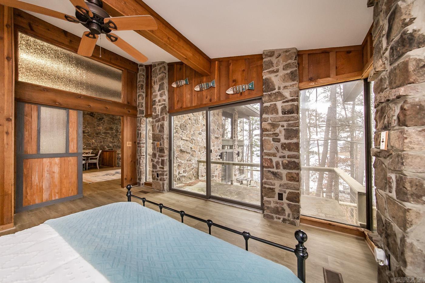 TWIN COVE ESTATES - LAKE - Residential