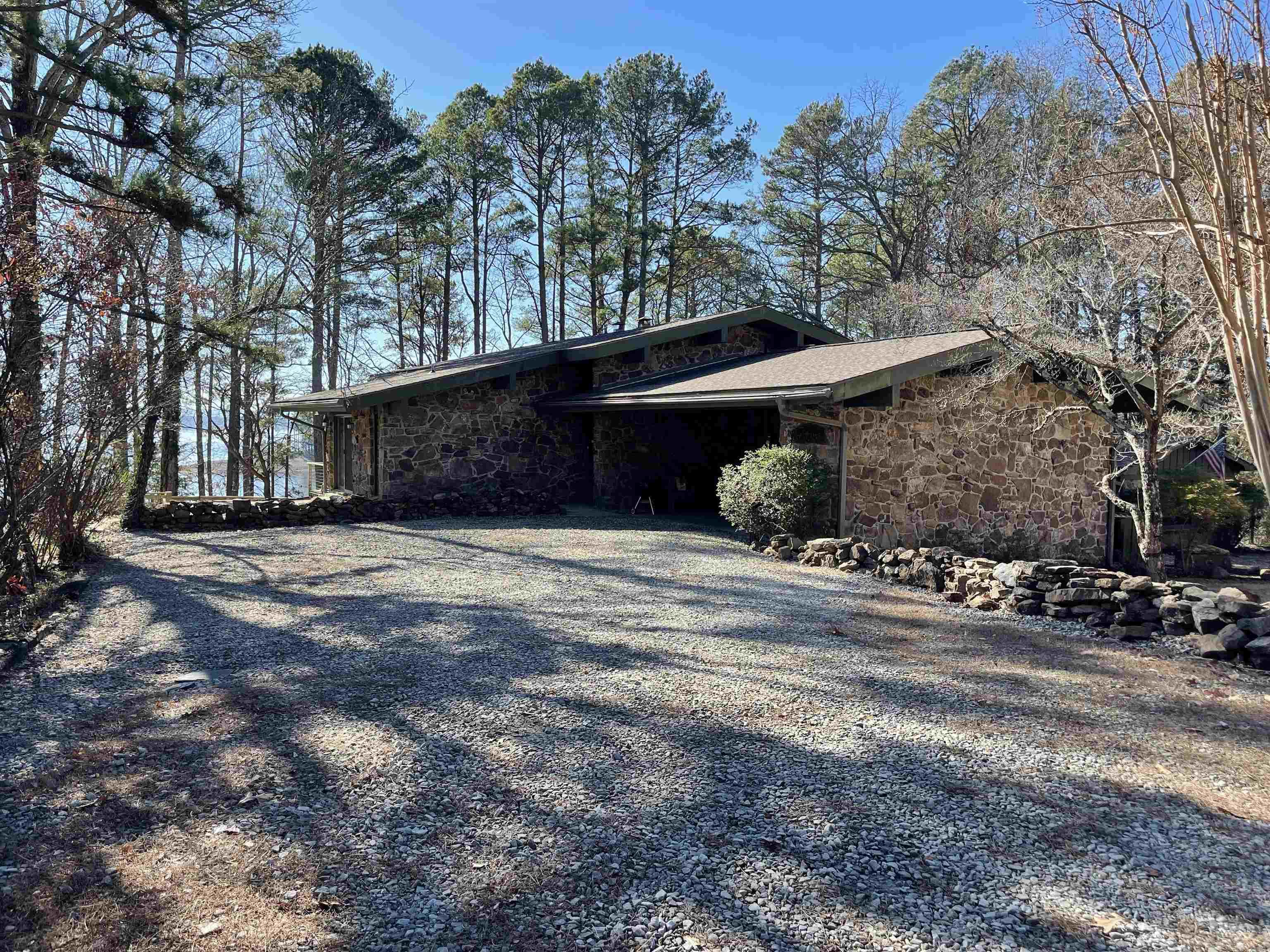 TWIN COVE ESTATES - LAKE - Residential