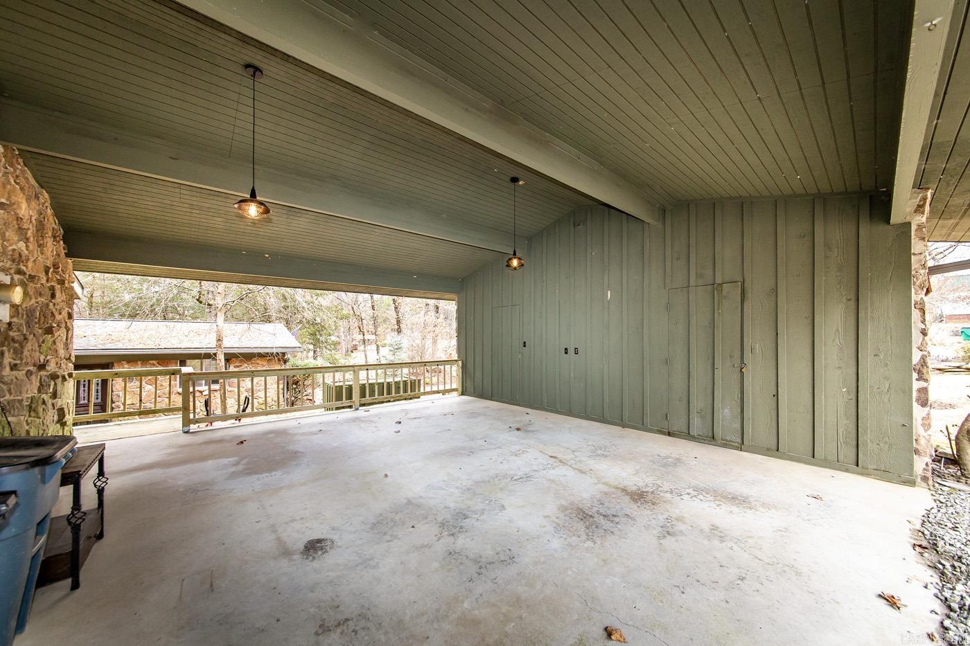 TWIN COVE ESTATES - LAKE - Residential