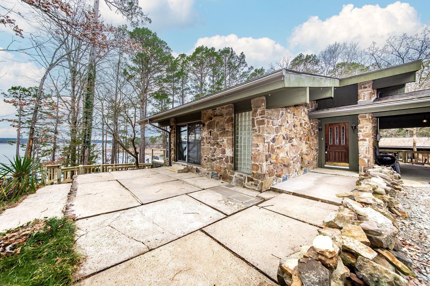 TWIN COVE ESTATES - LAKE - Residential