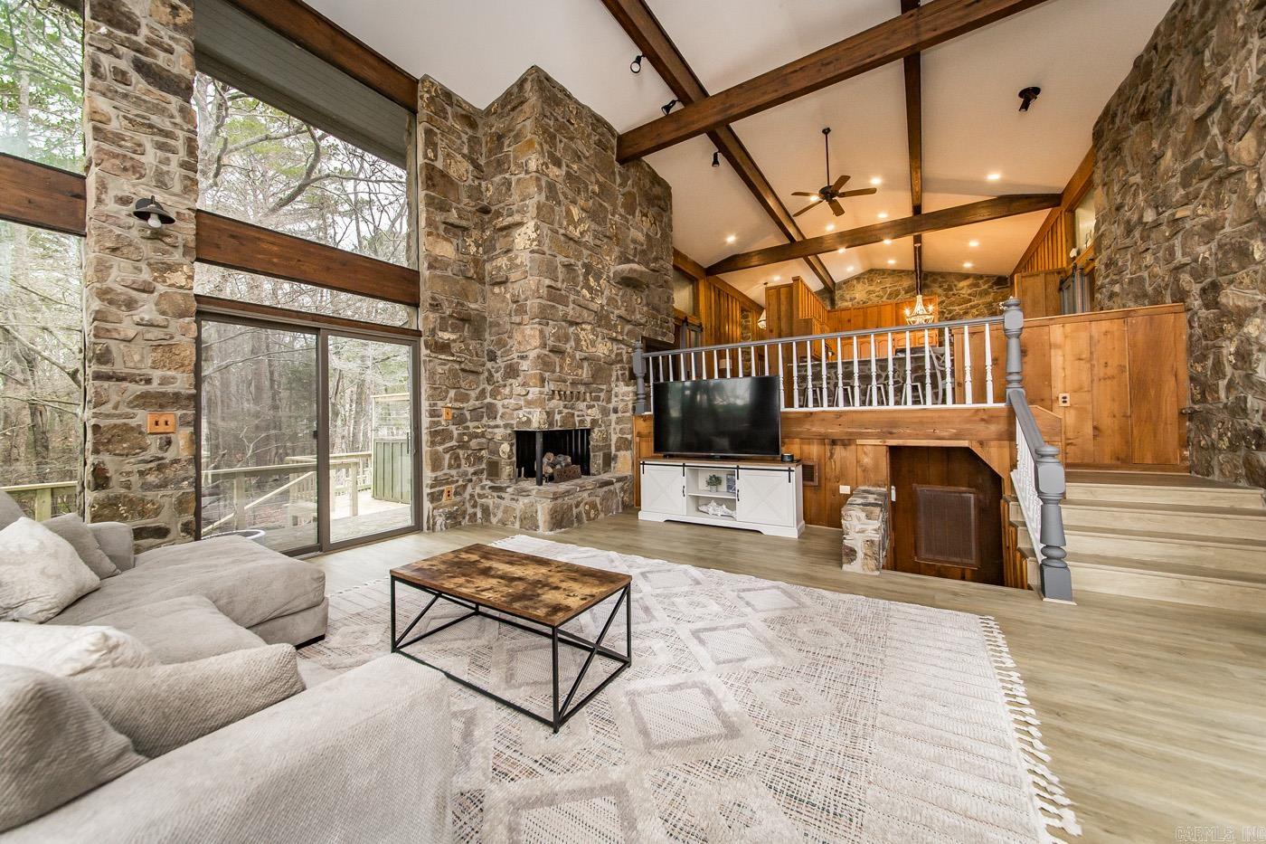 TWIN COVE ESTATES - LAKE - Residential