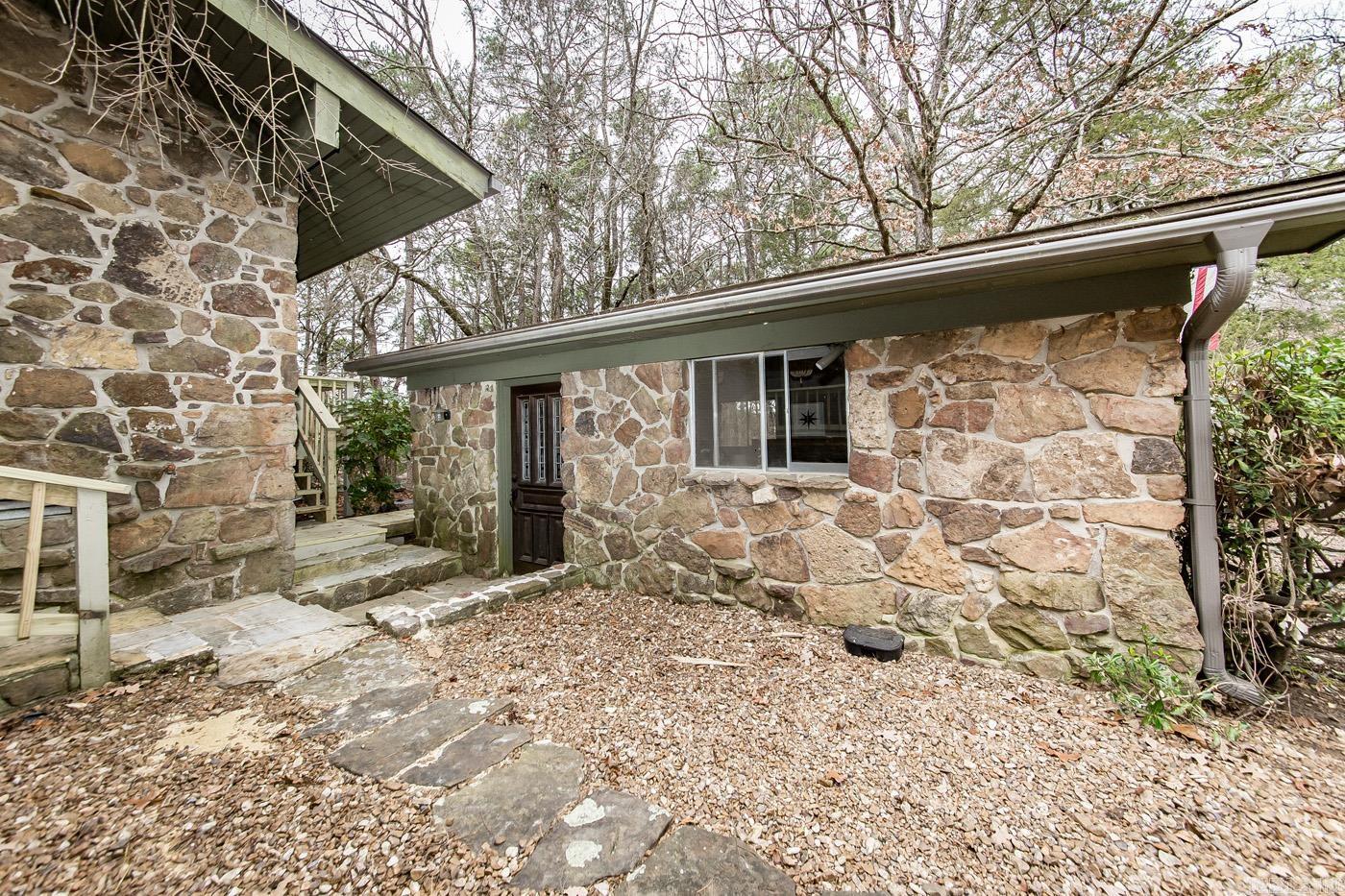 TWIN COVE ESTATES - LAKE - Residential