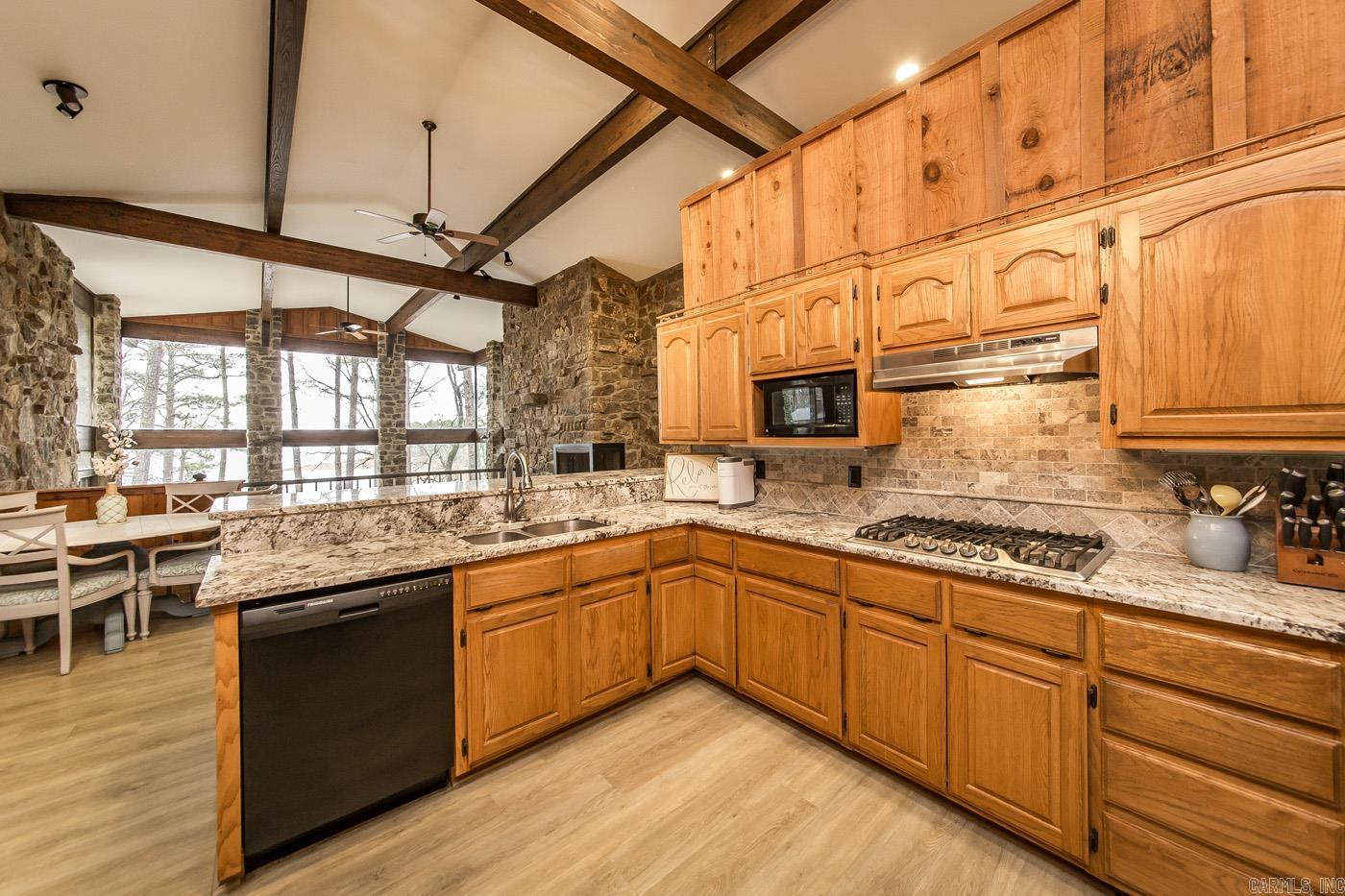 TWIN COVE ESTATES - LAKE - Residential