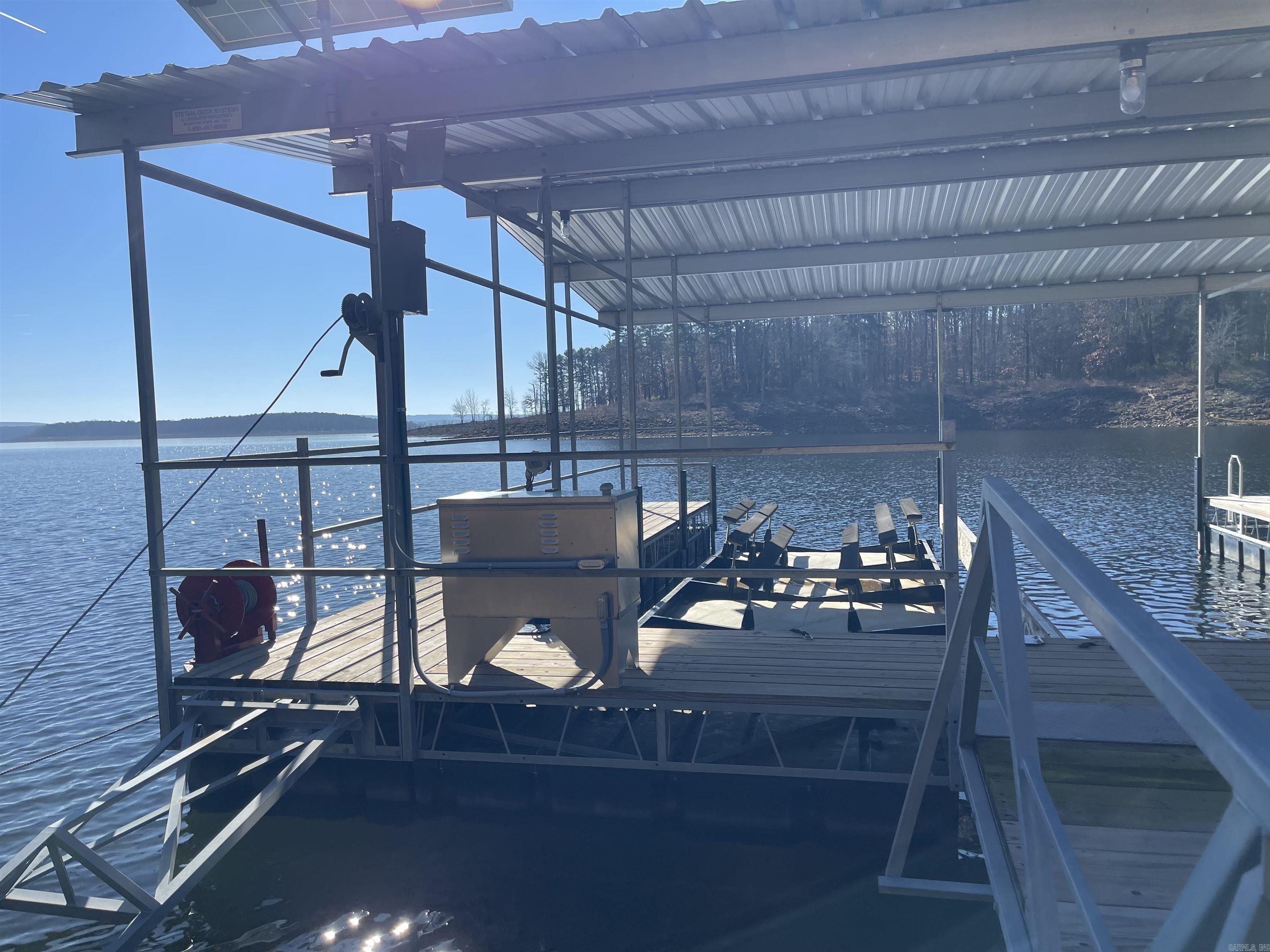 TWIN COVE ESTATES - LAKE - Residential