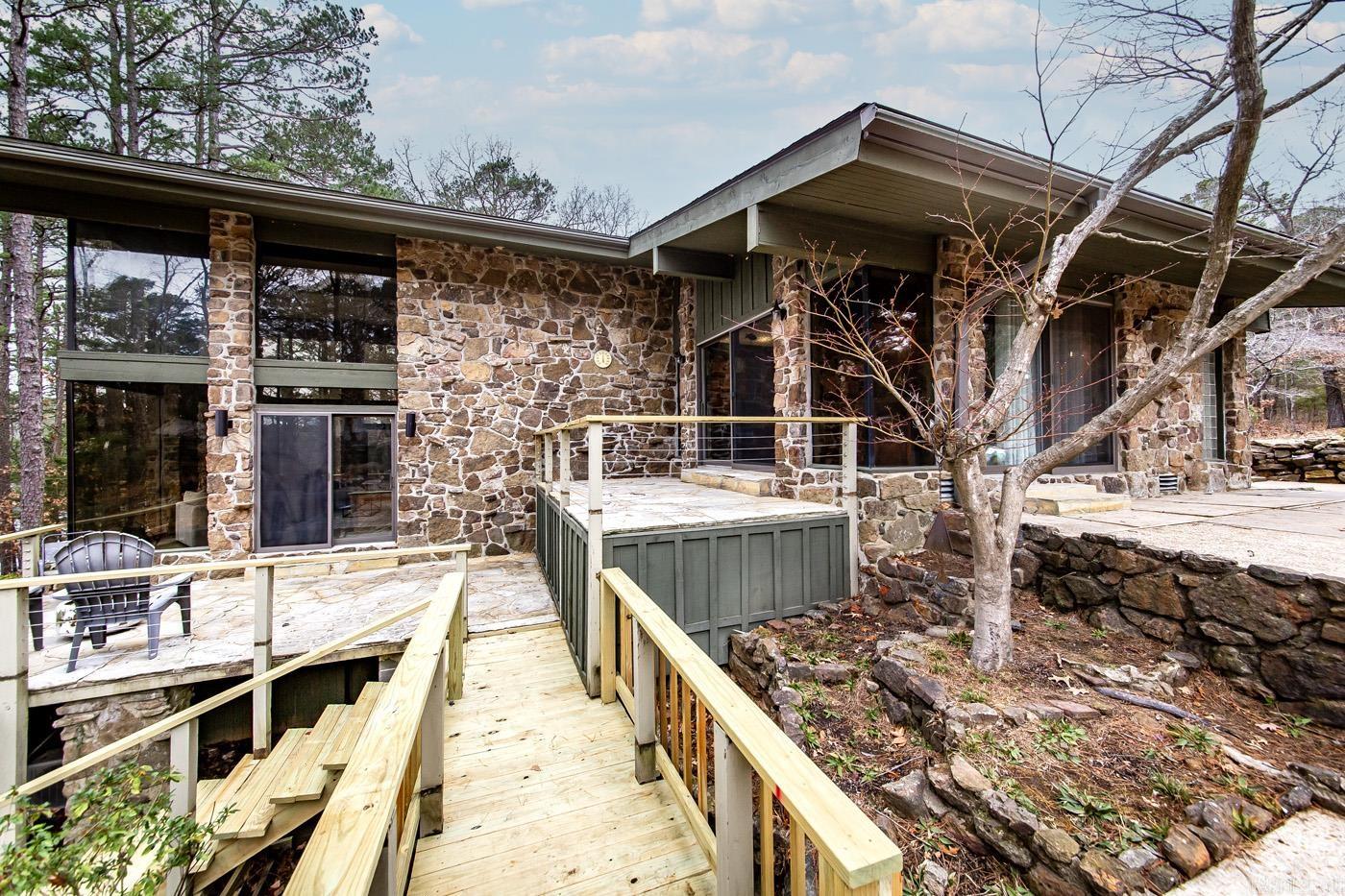 TWIN COVE ESTATES - LAKE - Residential