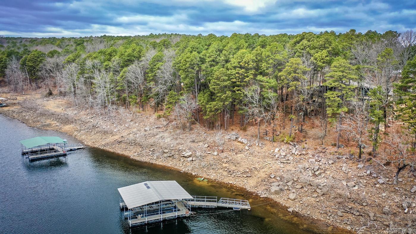 TWIN COVE ESTATES - LAKE - Residential