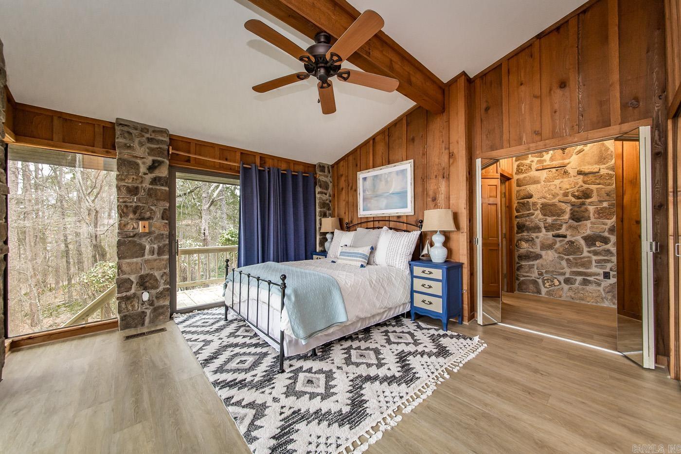 TWIN COVE ESTATES - LAKE - Residential