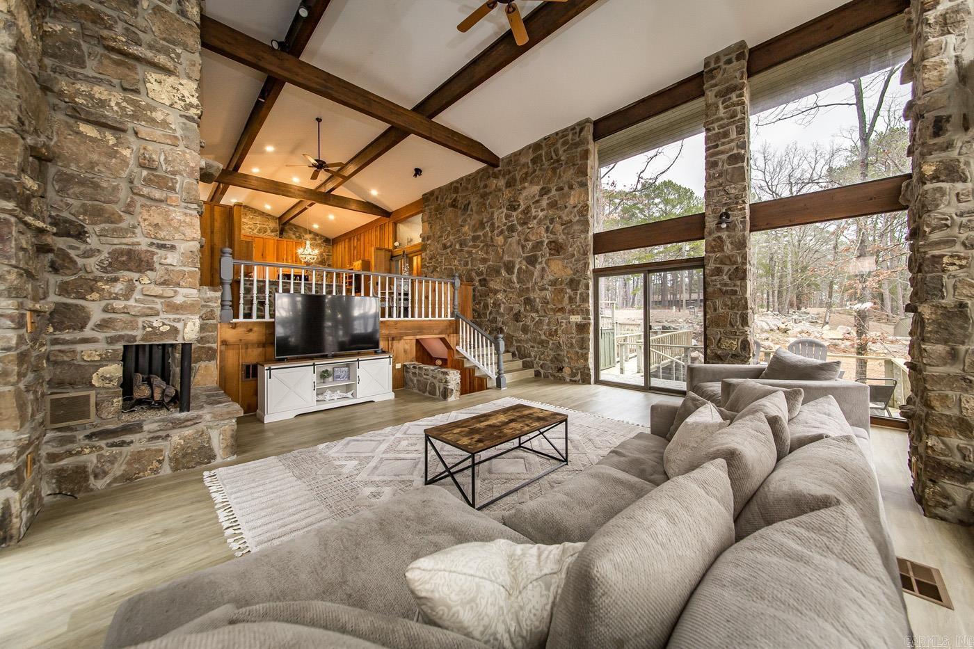 TWIN COVE ESTATES - LAKE - Residential